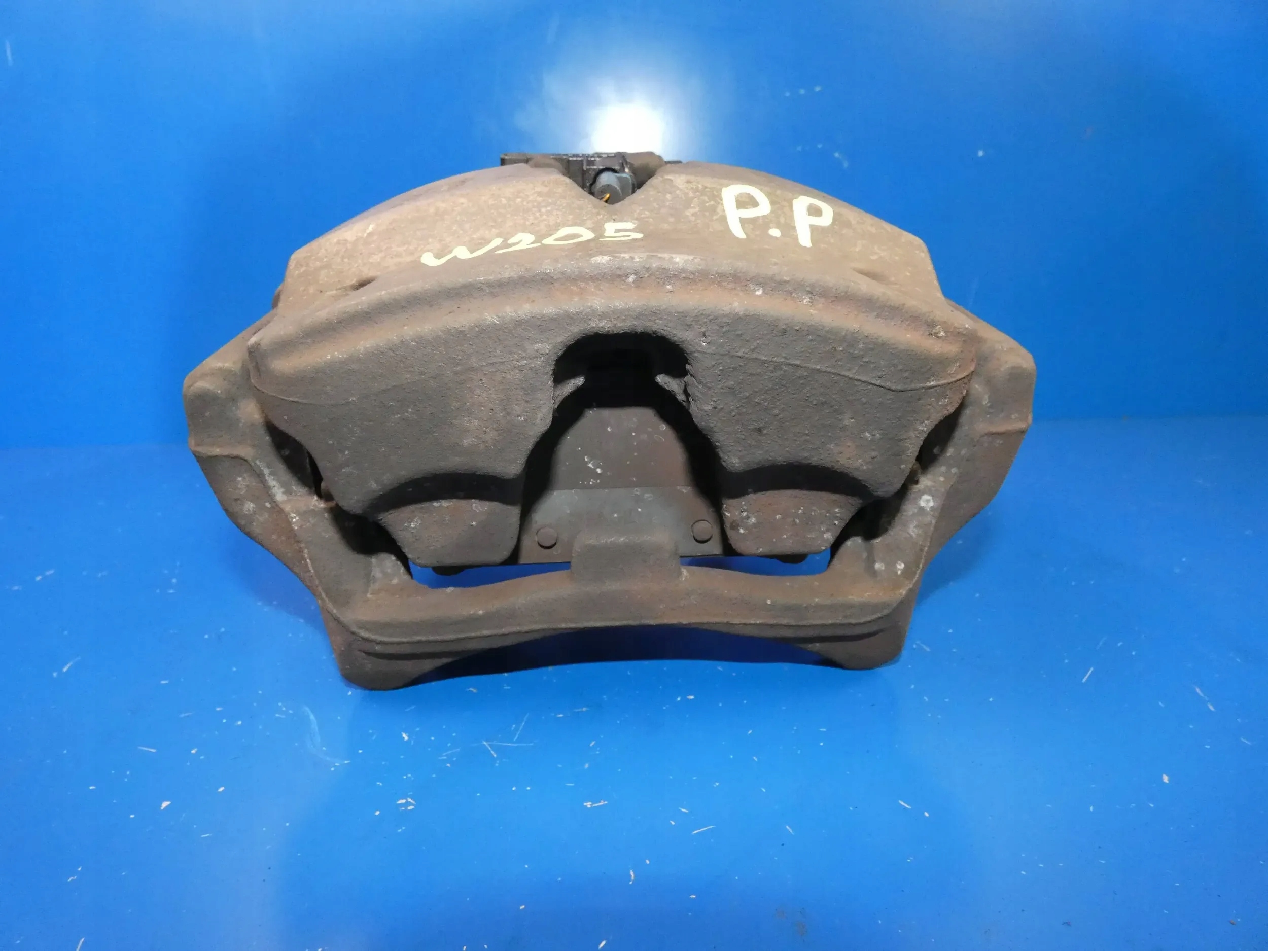 MERCEDES C KLASA W205 caliper brake right front