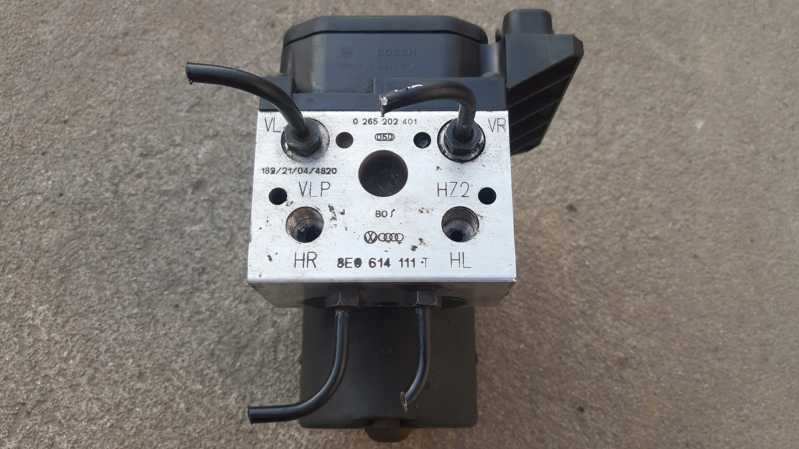 0265202401 - Насос ABS VW PASSAT B5 AUDI A6 C5 A4 B5 8E0614111T
