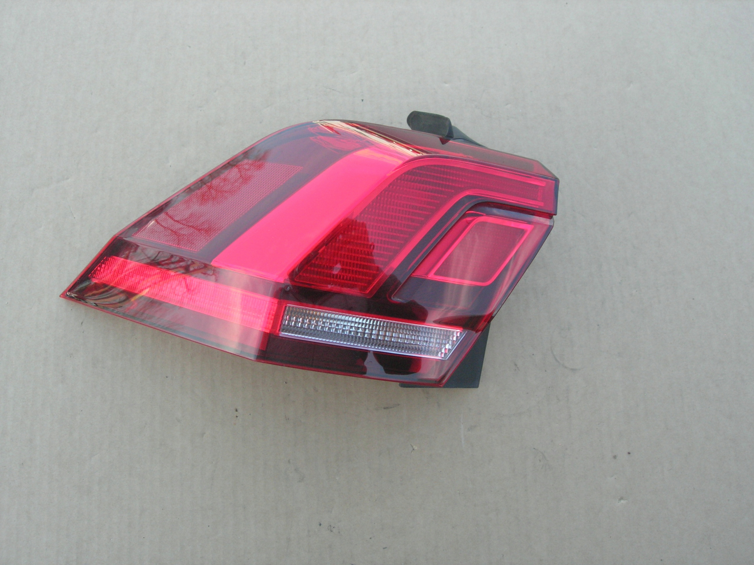 LAMPA LT W BŁOTNIK VW TIGUAN II LED 5NA945095D Producent części Volkswagen OE