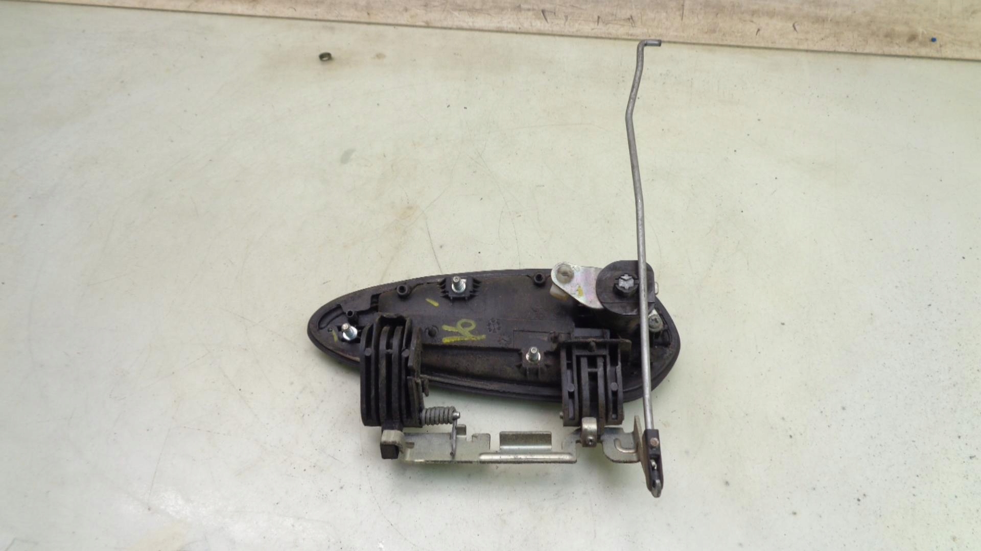 KLAMKA DRZWI LEWY PRZÓD FIAT GRANDE PUNTO 1.4B 57KW 07R Wersja Europejska