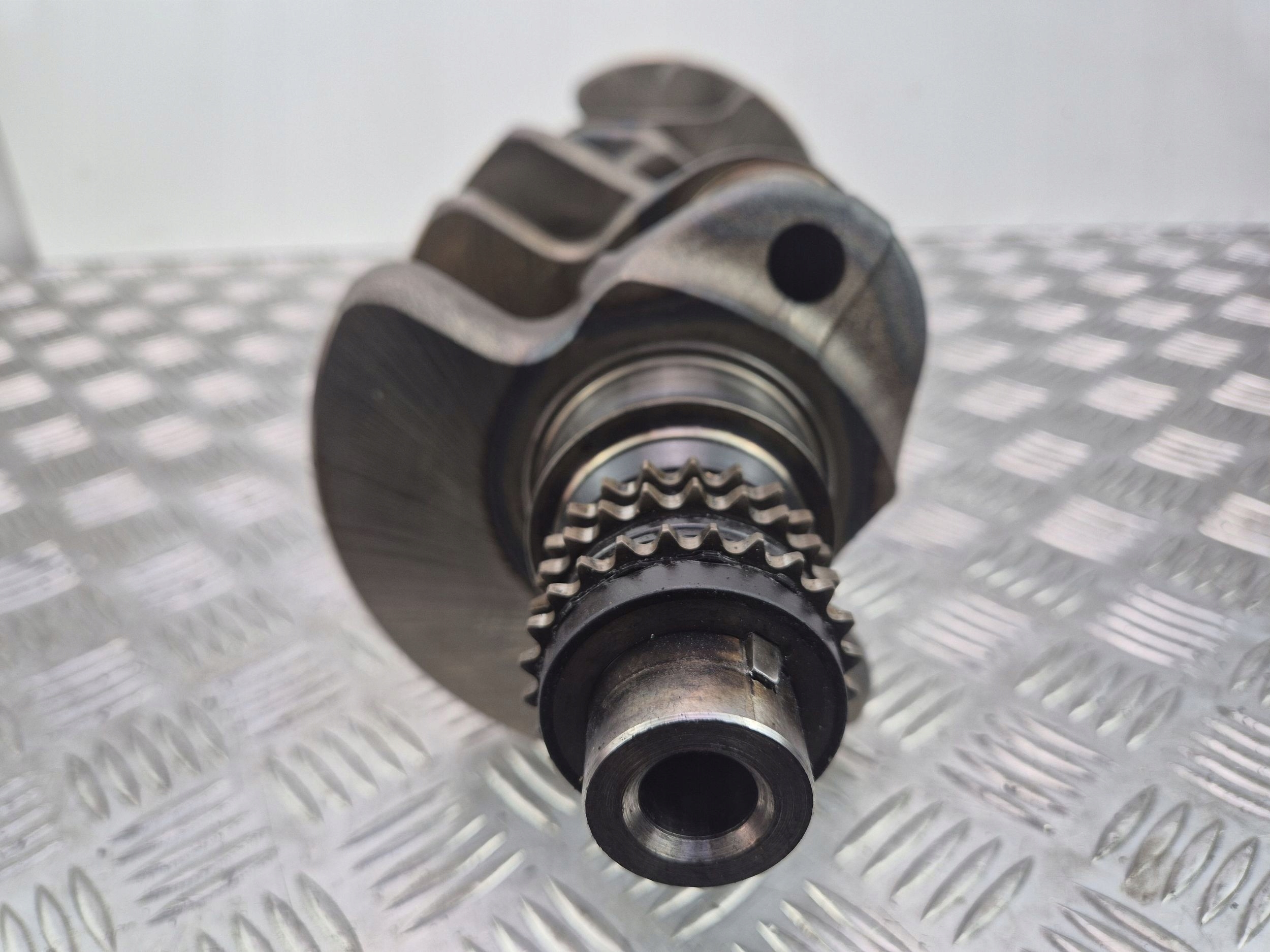 crank Mercedes E500 W212 A2720520603 M273.970