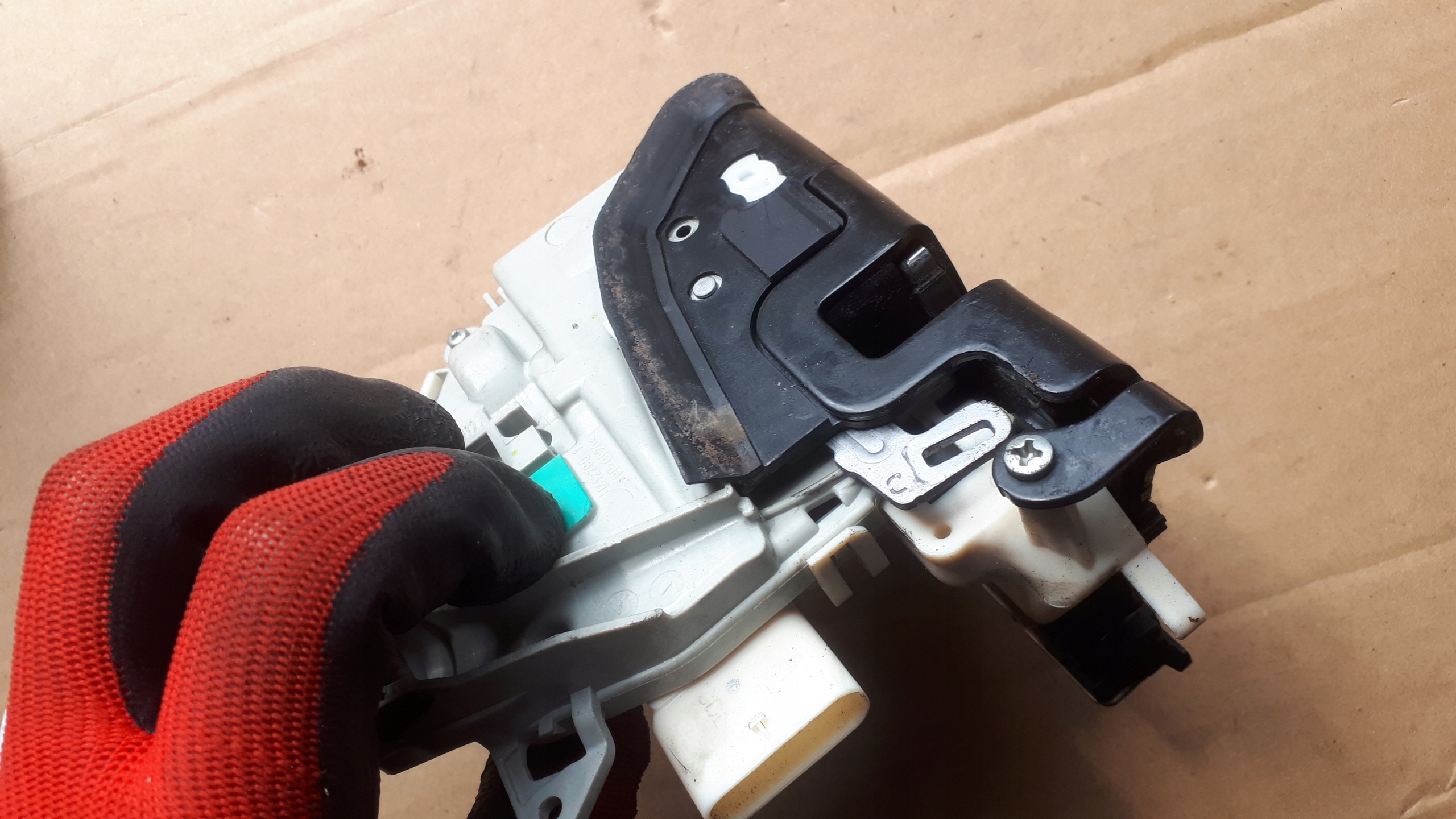 S4 B8 LIFT A4 lock door right front EU 5 PIN