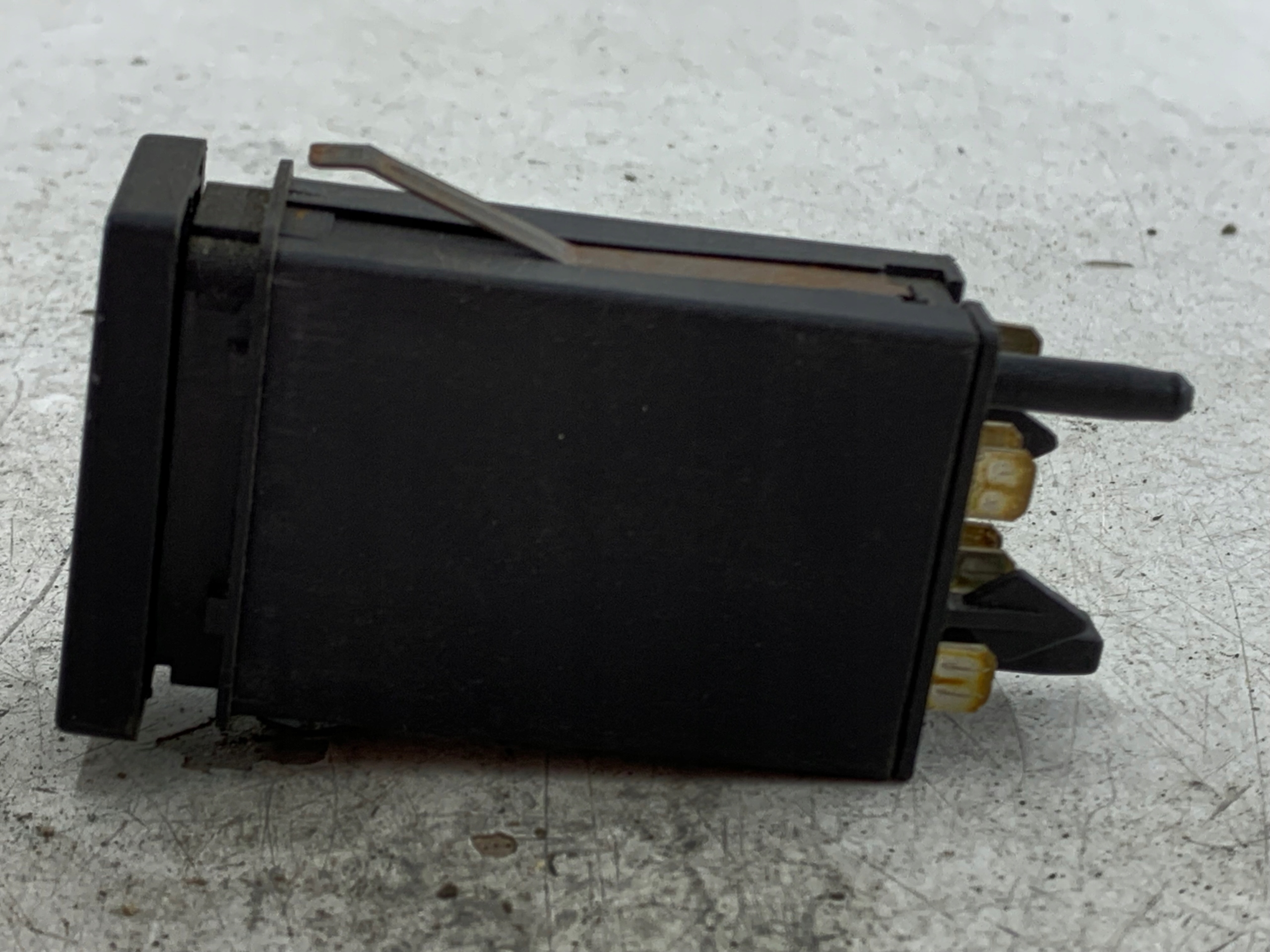bouton de chauffage vitre VOLKSWAGEN PASSAT B5 3B0959621E