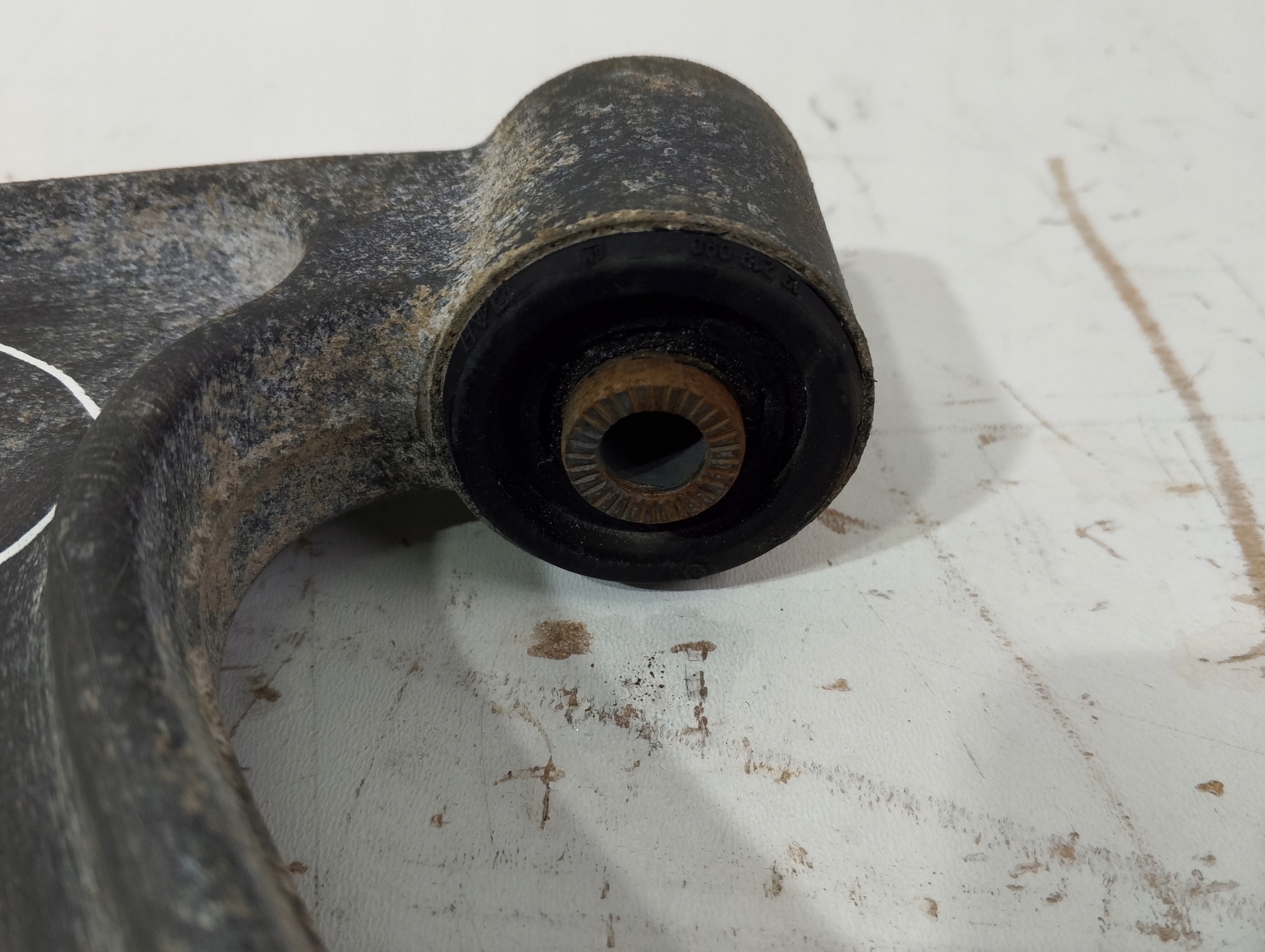 OPEL INSIGNIA A arm front left (Q140)