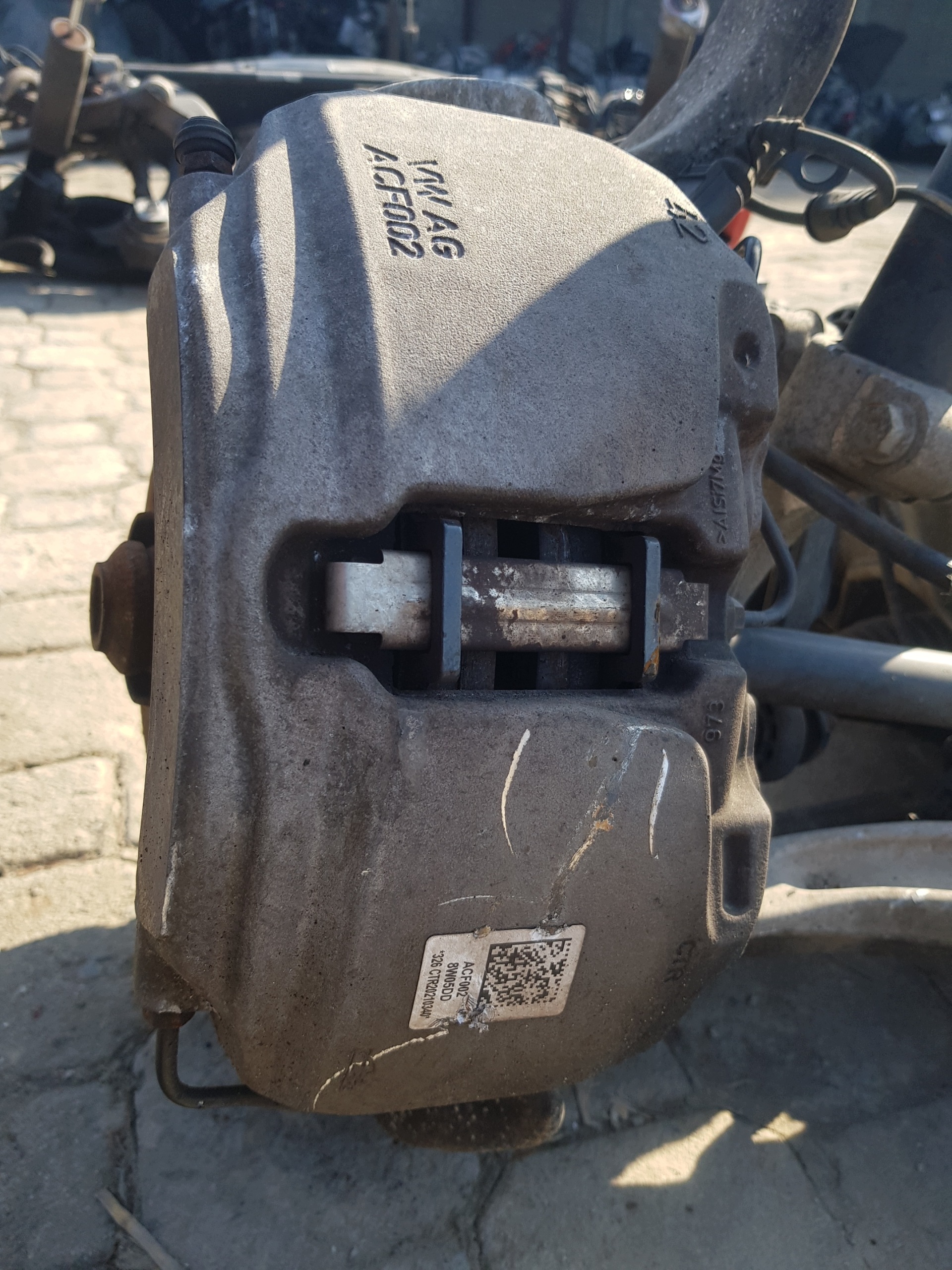 AUDI A4 B9 A5 8W caliper brake front front left 8W05DD