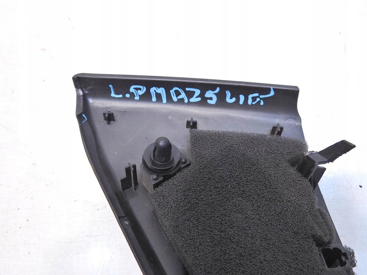 TRÓJKĄT OSŁONA LUSTERKA LEWA MAZDA 5 I LIFT Producent części Mazda OE