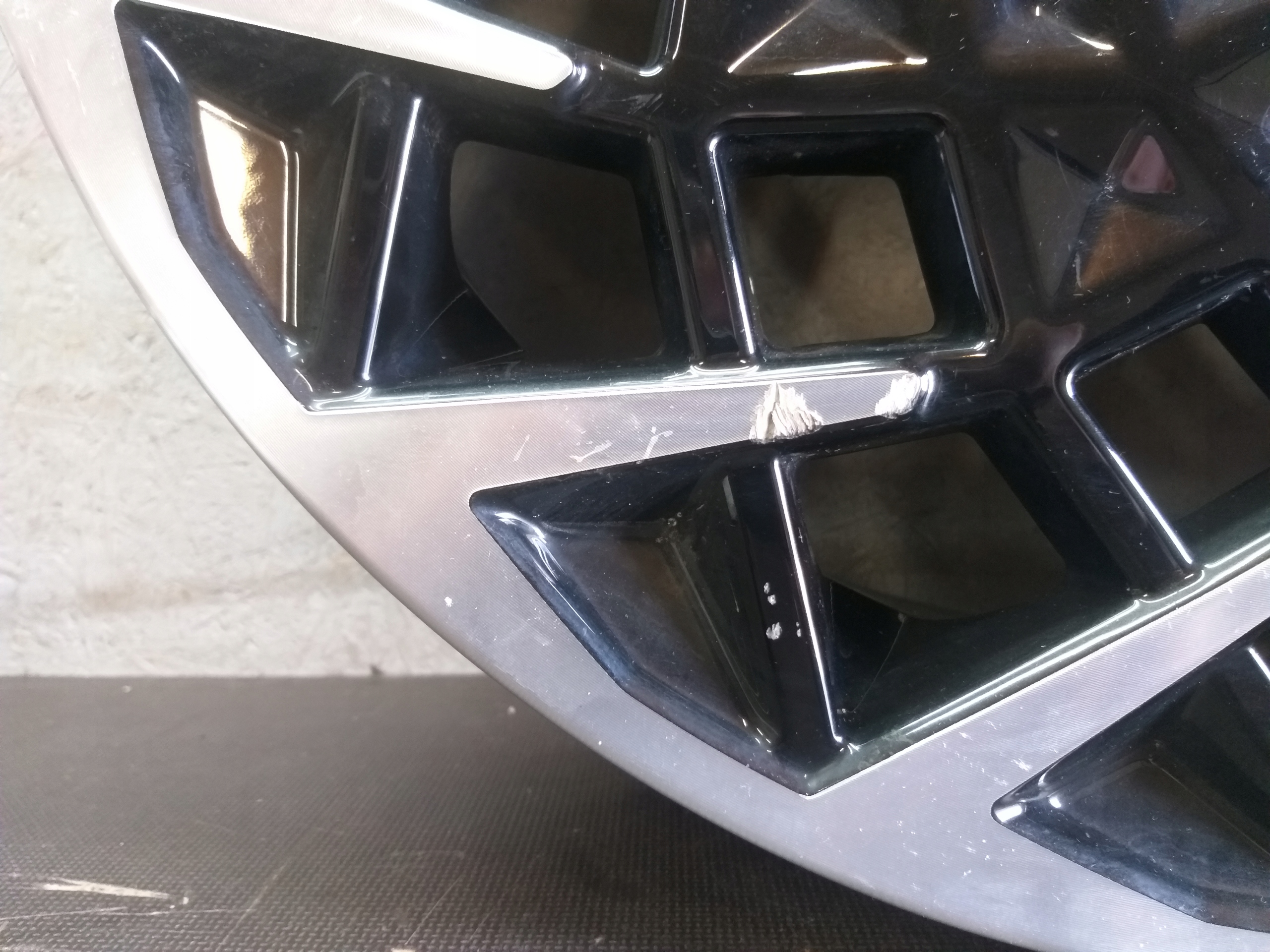 disk hliníkový HYUNDAI 8,5J 5X114,3 20" ET54,5