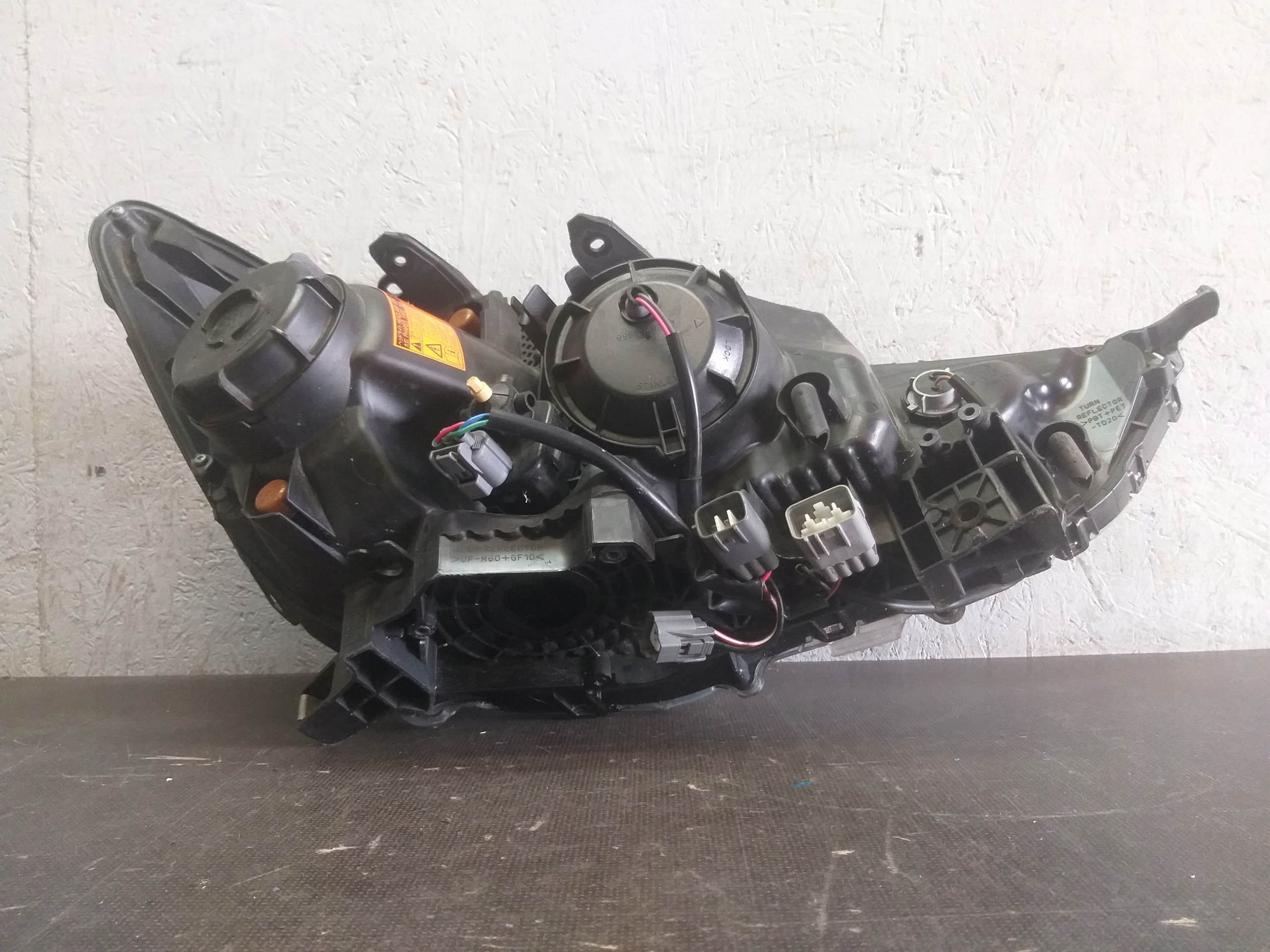 LIGHT FRONT LEFT MITSUBISHI ASX XENON