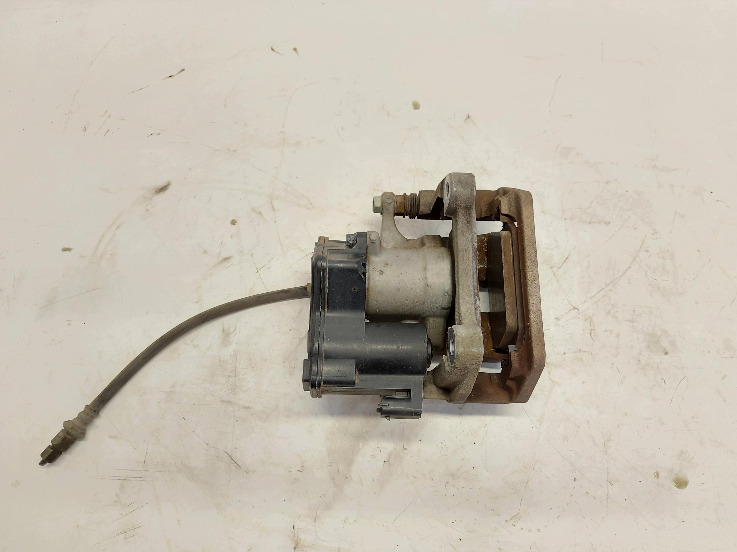 TESLA MODEL 3 2022r caliper brake rear part right 1044626-00-B