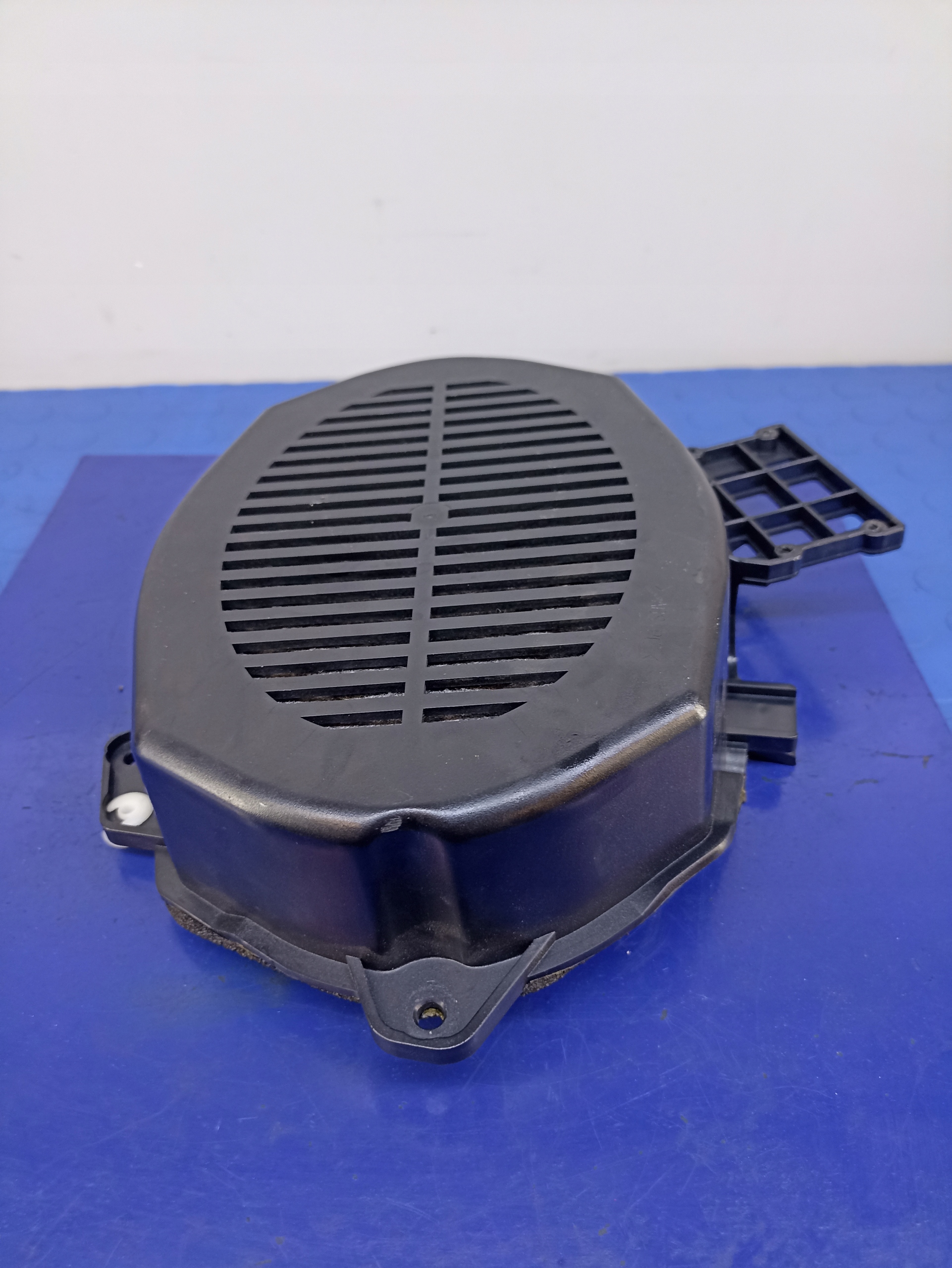 BMW E46 НЧ-динамик HARMAN KARDON 8369939