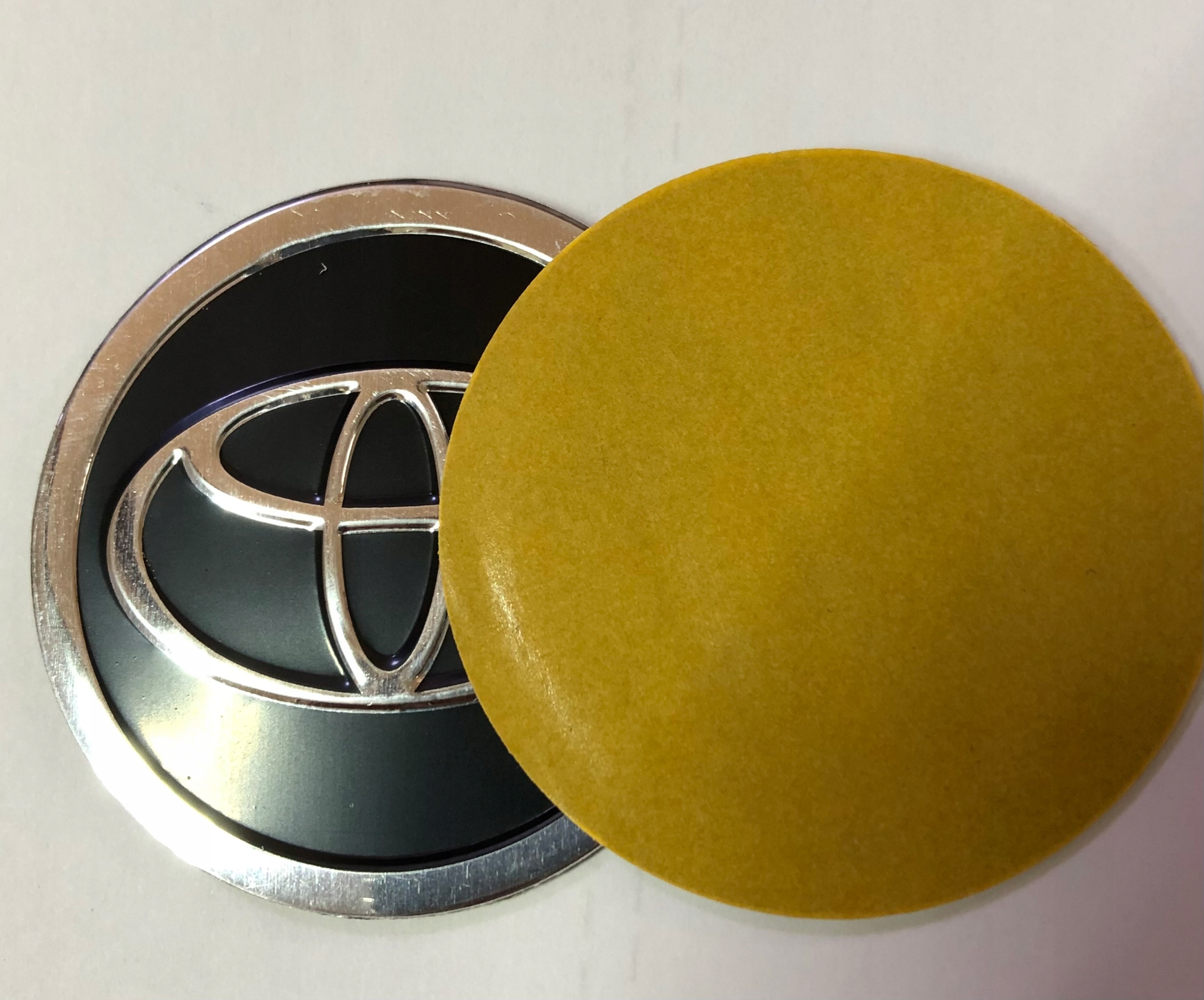 

Emblematy Na Kołpaki 3D Toyota 60mm Zamiennik)