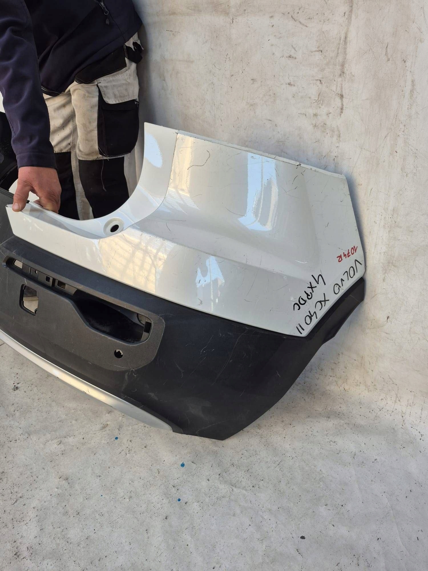 VOLVO XC40 17-> bumper rear part rear 4XPDC