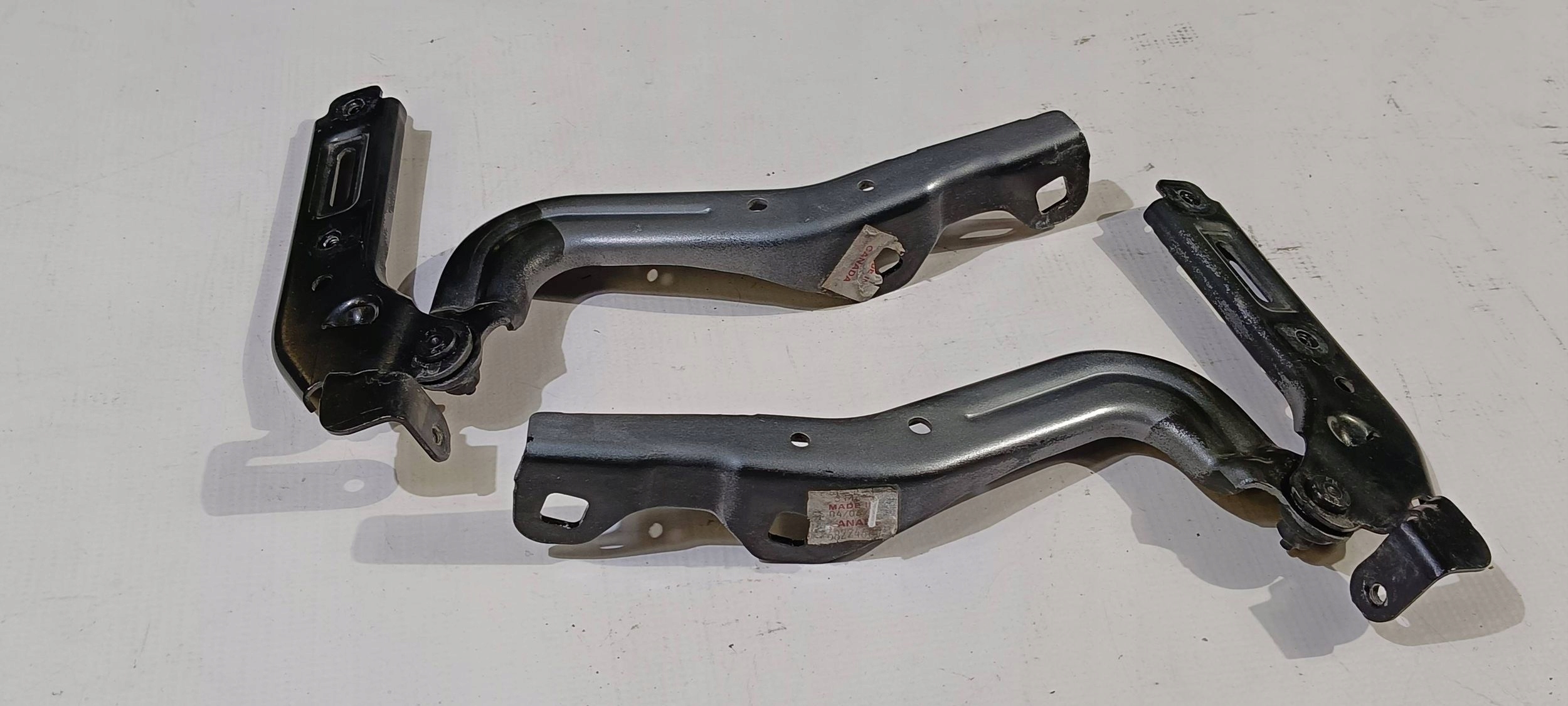bonnet hinges right left komplet Chrysler Pacifica 2016