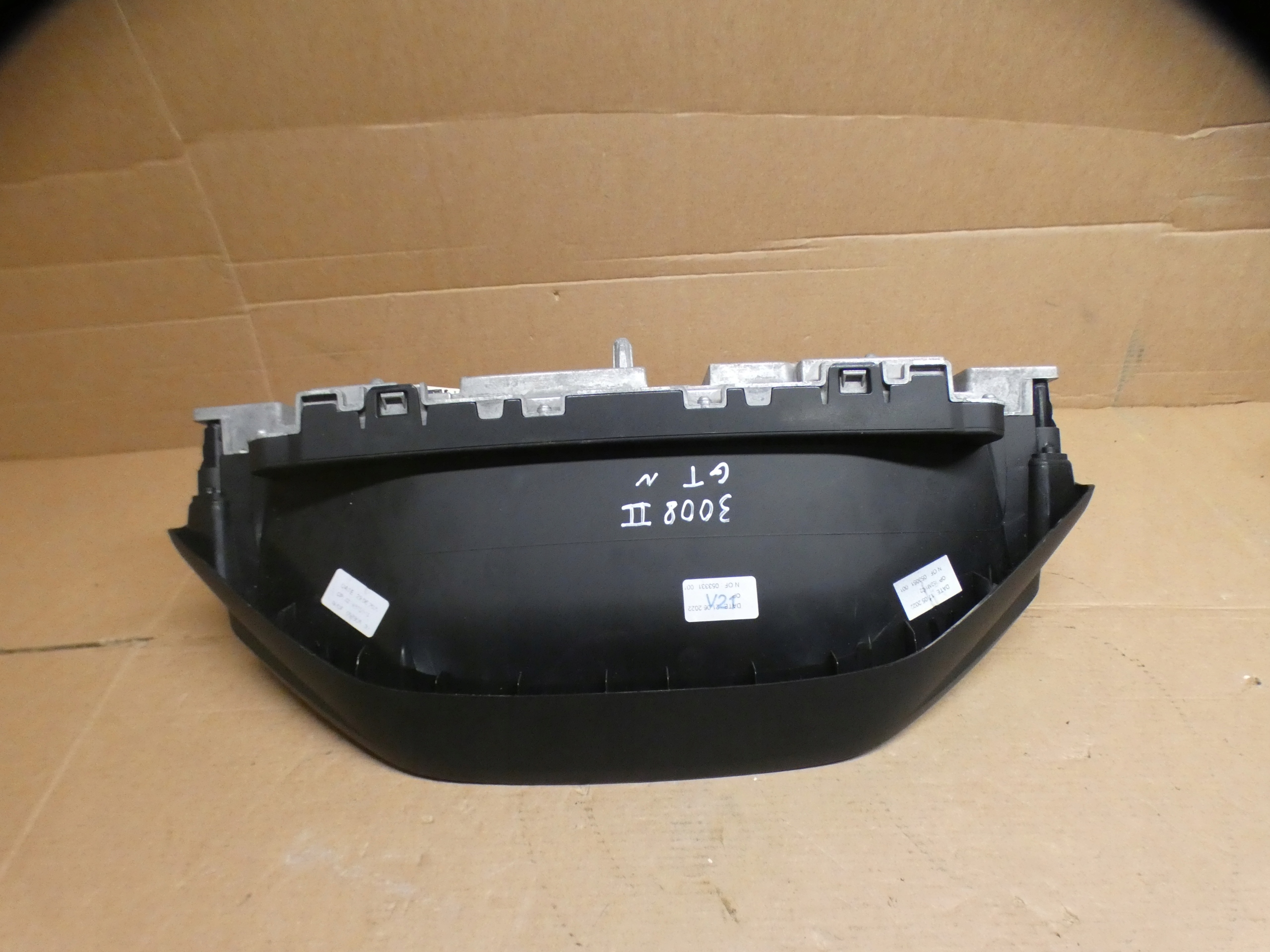 dials dials PEUGEOT 3008 II 1.2 petrol 2023