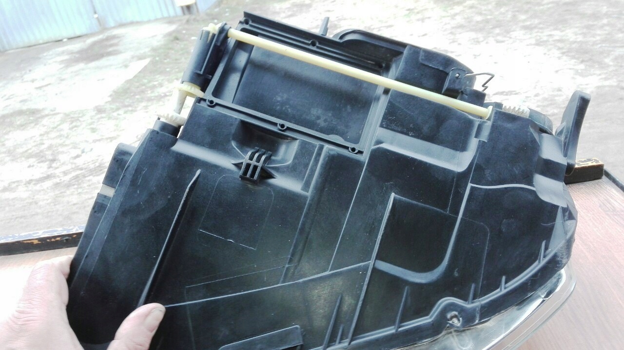 VW TOUAREG PRAWA SCHEINWERFER RECHTS SOCZEWKA LINSE NO XENON 7L6941016CE Marka VW