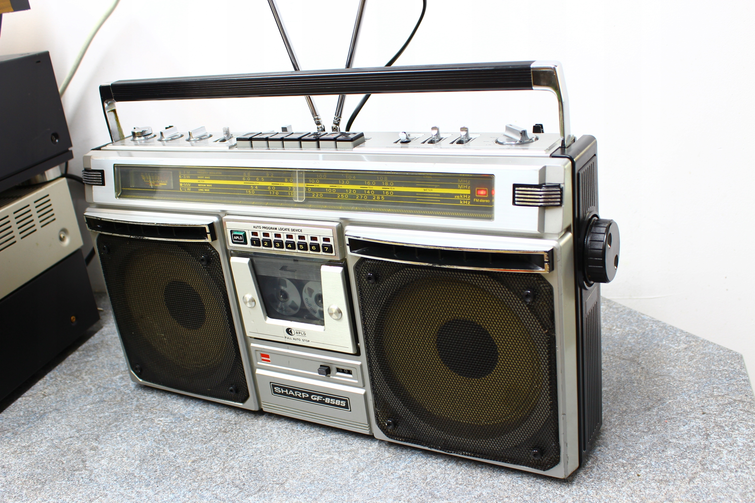 SHARP GF-8585 Ghettoblaster / Radioodtwarzacz