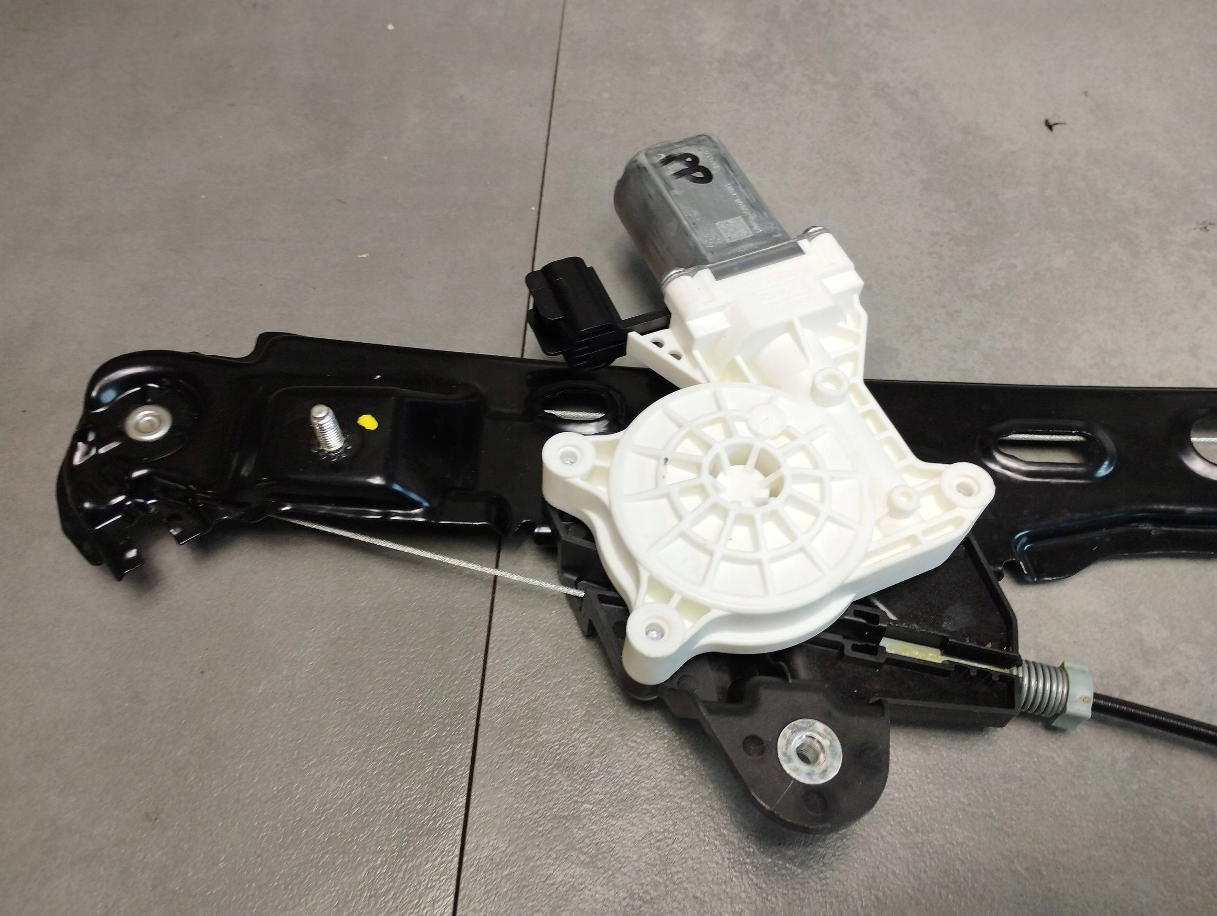 Volkswagen Amarok II 2023 mechanism windows right front