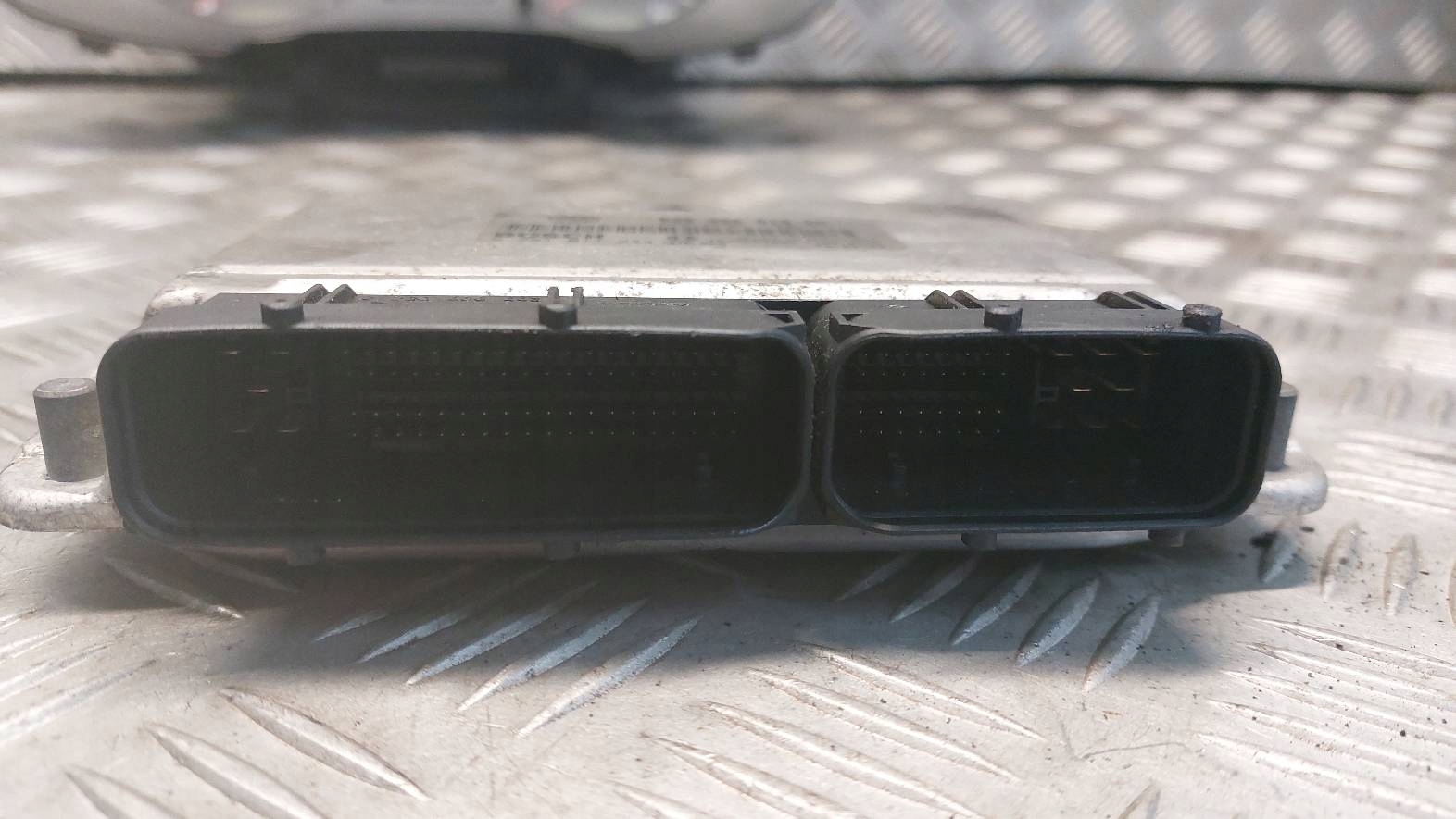 running board STARTOWY SEAT IBIZA III 1.4 TDI 045906019BG