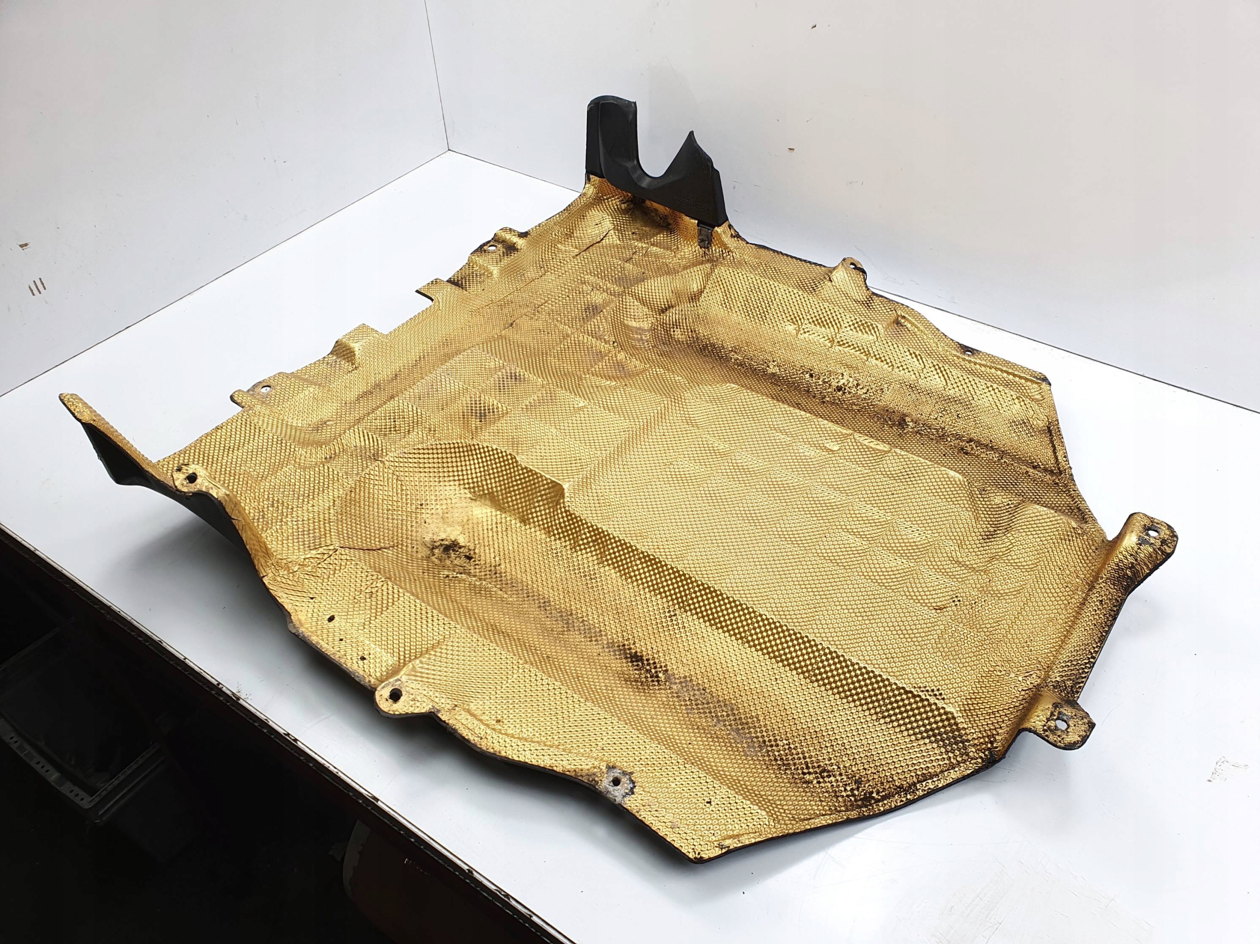 OSLONA A2205241325 MERCEDES BENZ S KLASA W220 Part number A2205241325