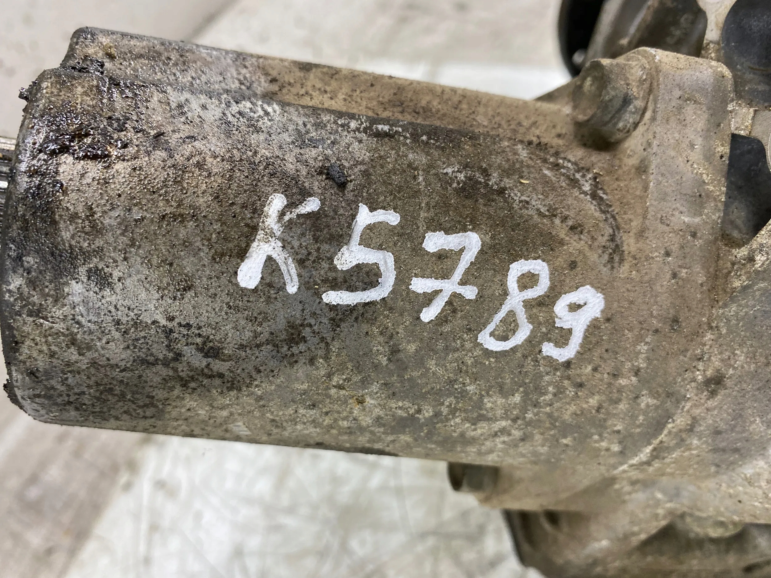 Mazda CX-7 2200cm3 2010 Reduktory SUV A61027200 Producent części Mazda OE