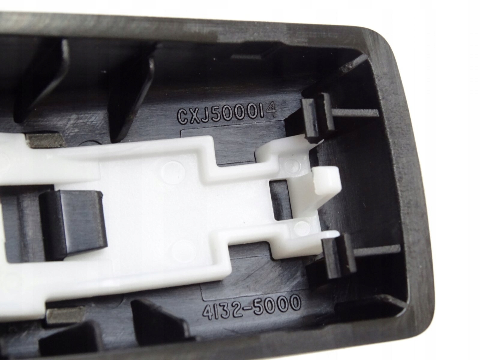 Zaslepka zakonczenie klamki RANGE ROVER SPORT 05 Installation side Left front