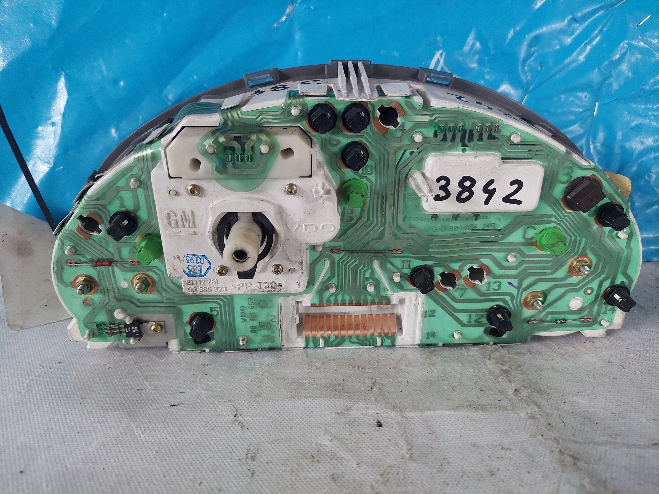 dials clock OPEL TIGRA 1.4 16V 90386323
