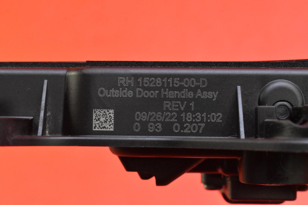 handle right front front black 1528115-00-D TESLA MODEL Y 20