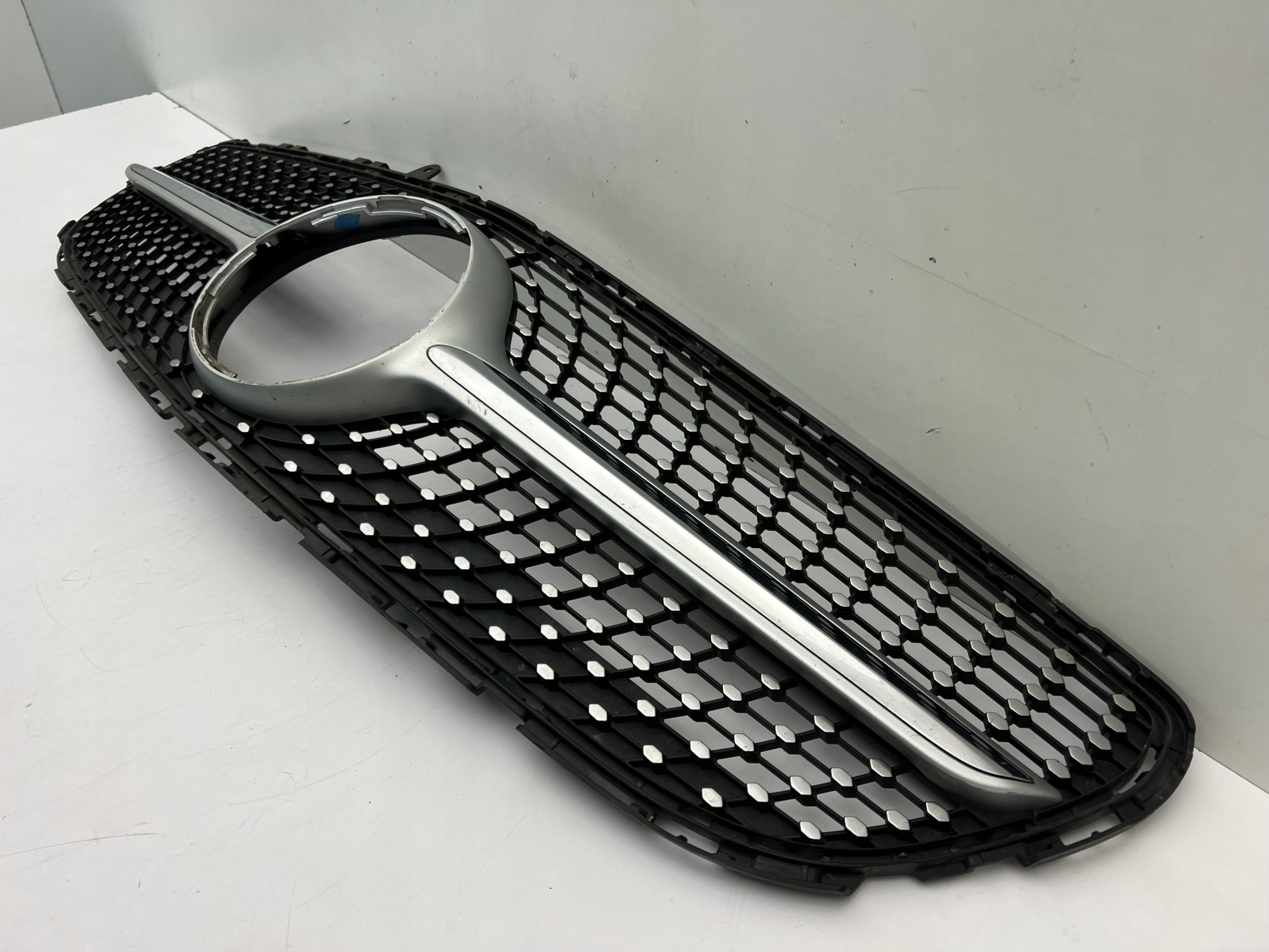 MERCEDES CLS W218 LIFT AMG ATRAPA GRILL CHROM ZDERZAKA PRZEDNIEGO PRZÓD N Numer katalogowy części A2188850600