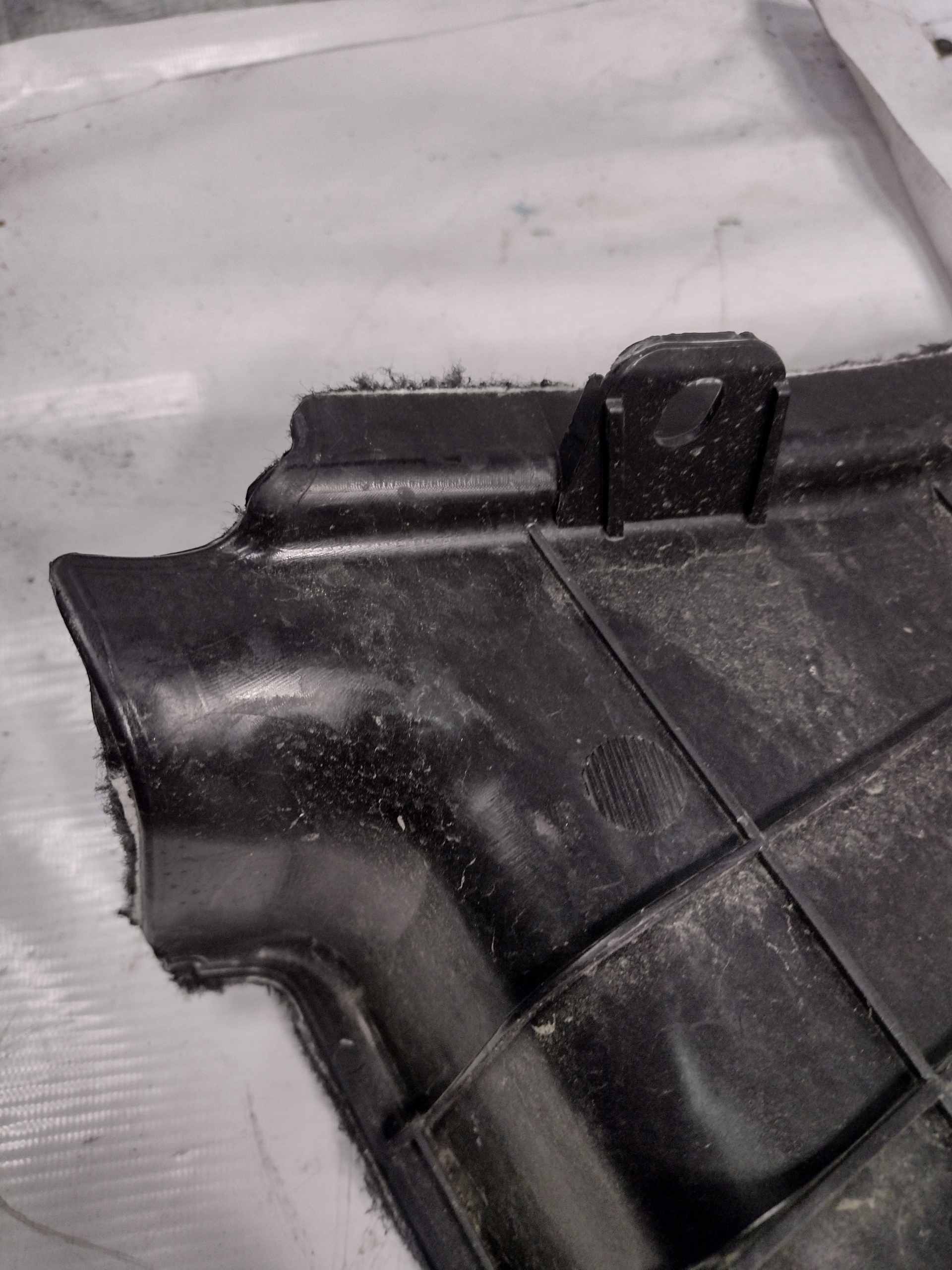 left upholstery boot BMW F11 9168495