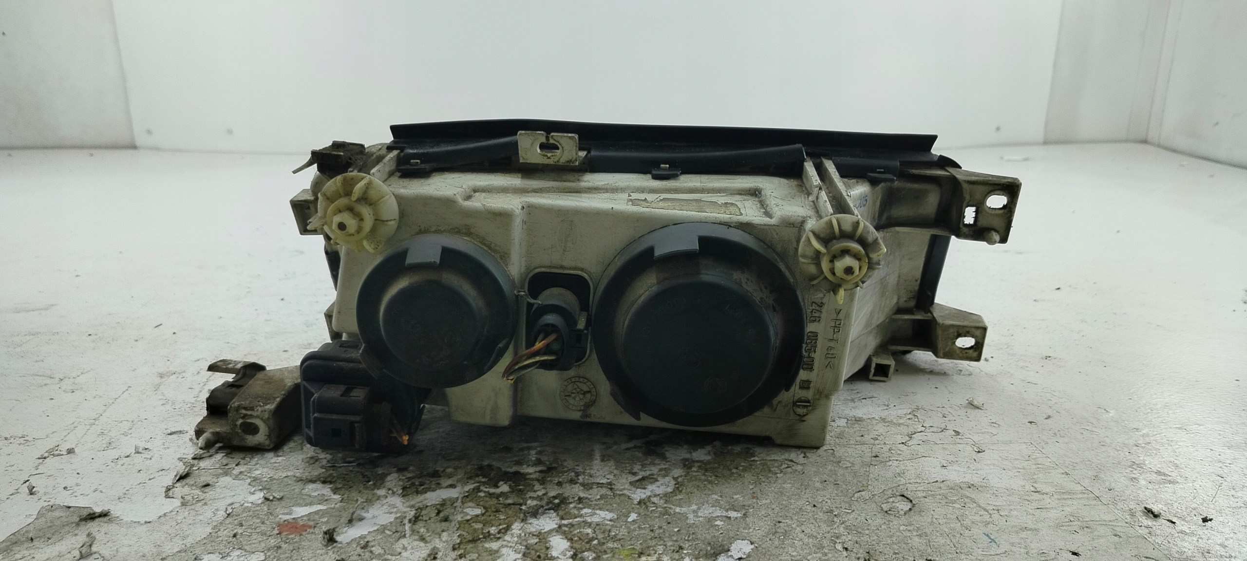 light left front SKODA OCTAVIA and