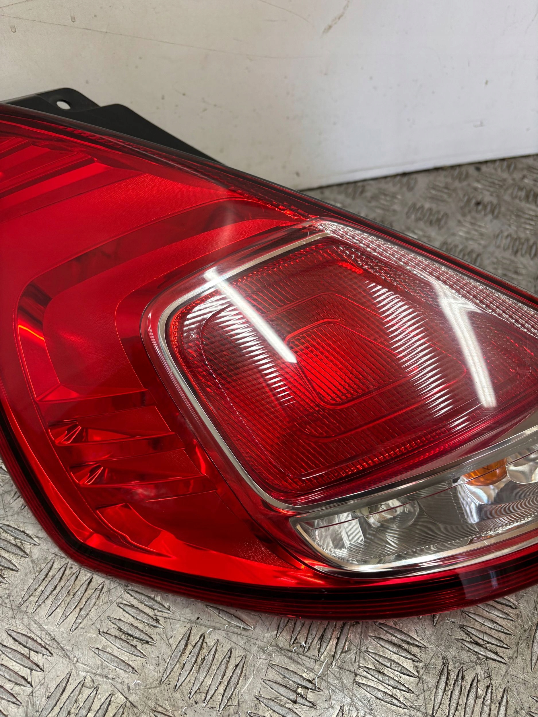light rear part rear left FORD FIESTA MK7 LIFT 12