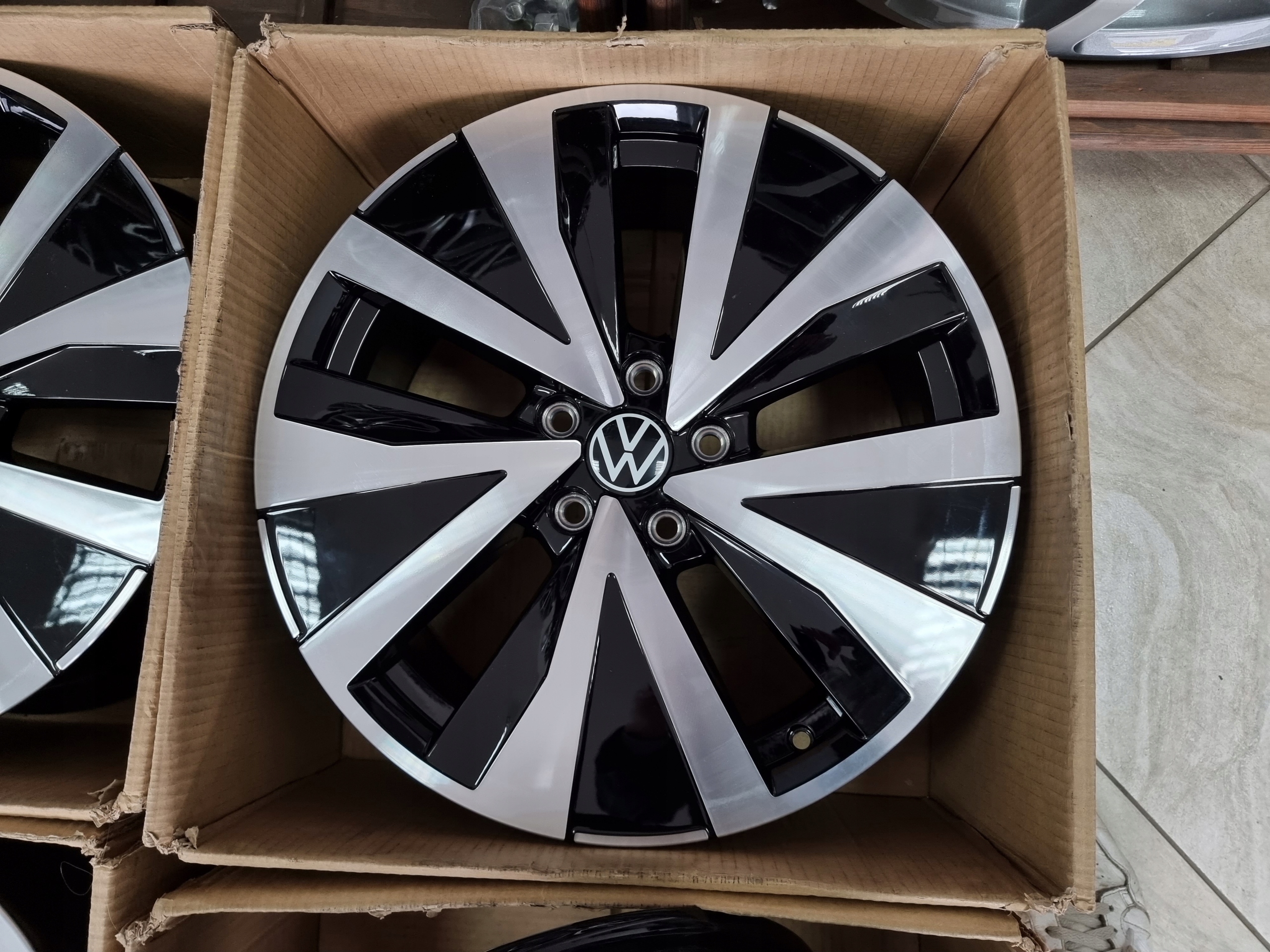 FELGI VW Taos T Roc Golf Tiguan Tayron 18 CALI Rim width 7 0
