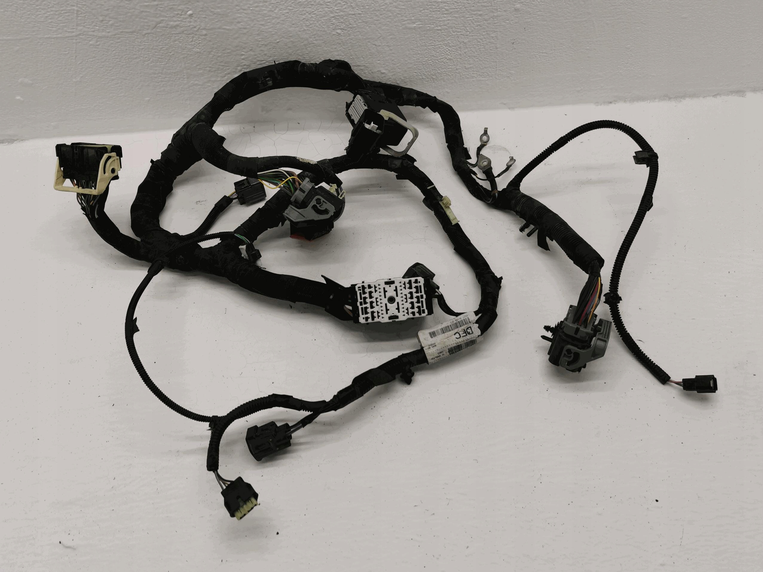 WIĄZKA SKRZYNKI BEZPIECZNIKÓW FORD CUSTOM I LIFT