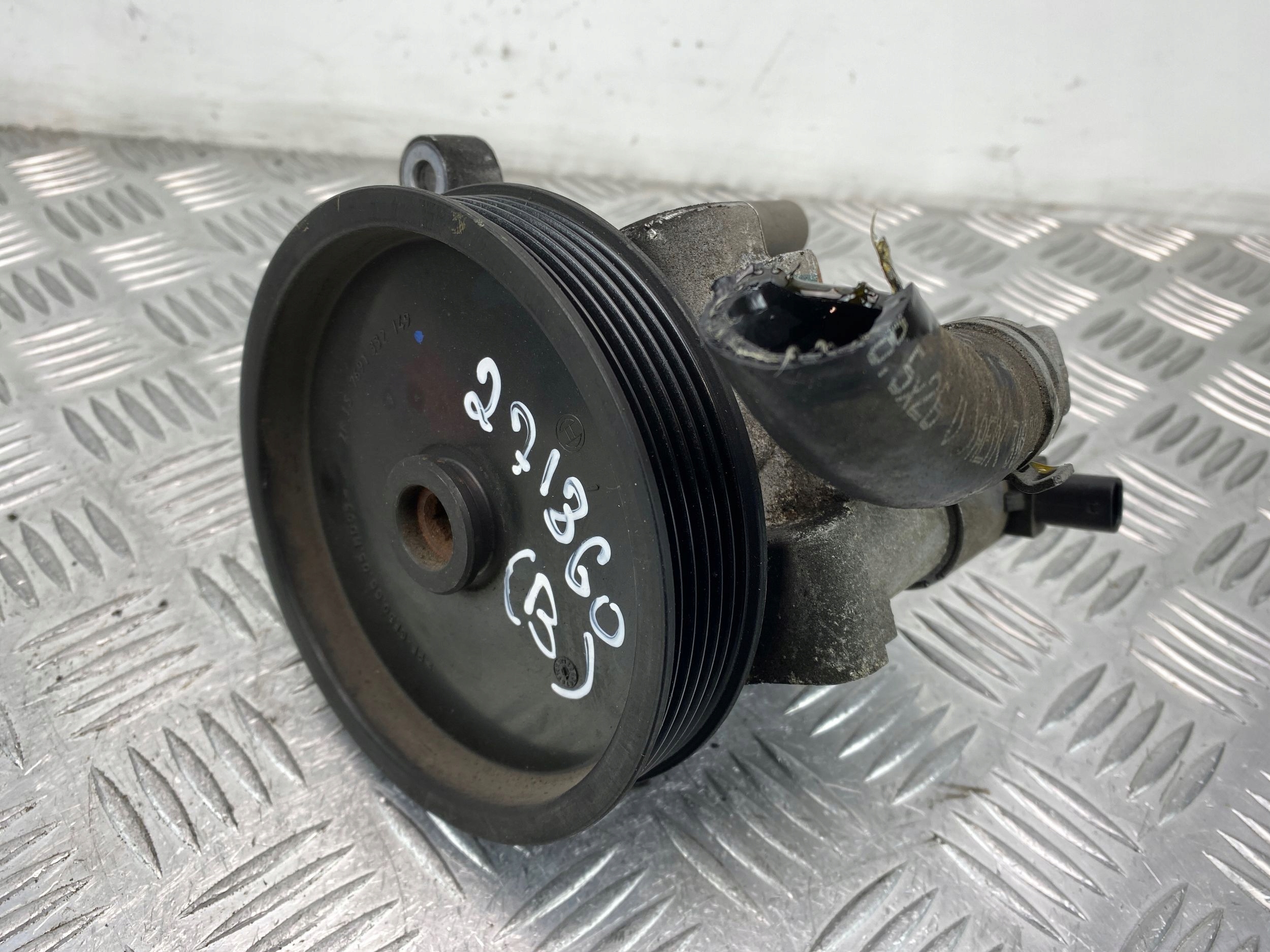 Mercedes C KLASA W204 W212 1.8 CGI servo pump A0064667501