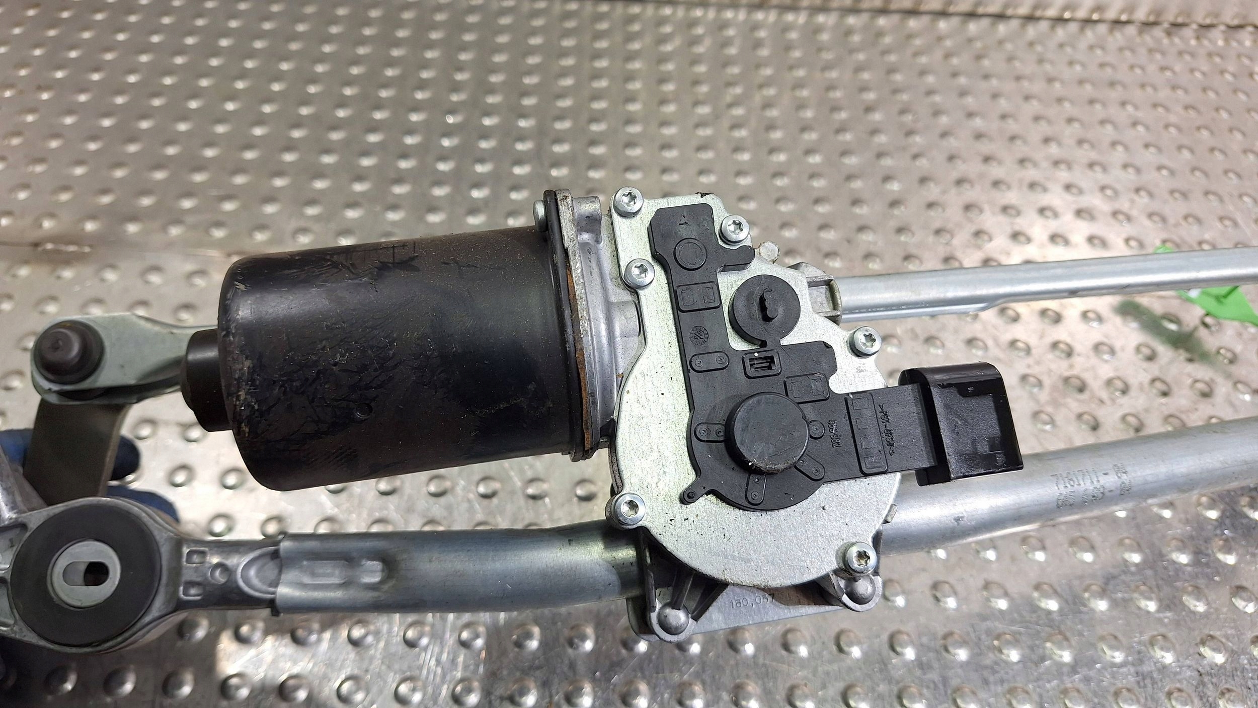 Gestänge Motor Wischer vorne 6978263 BMW 3 E90 E91 E92 E93 EUROPA