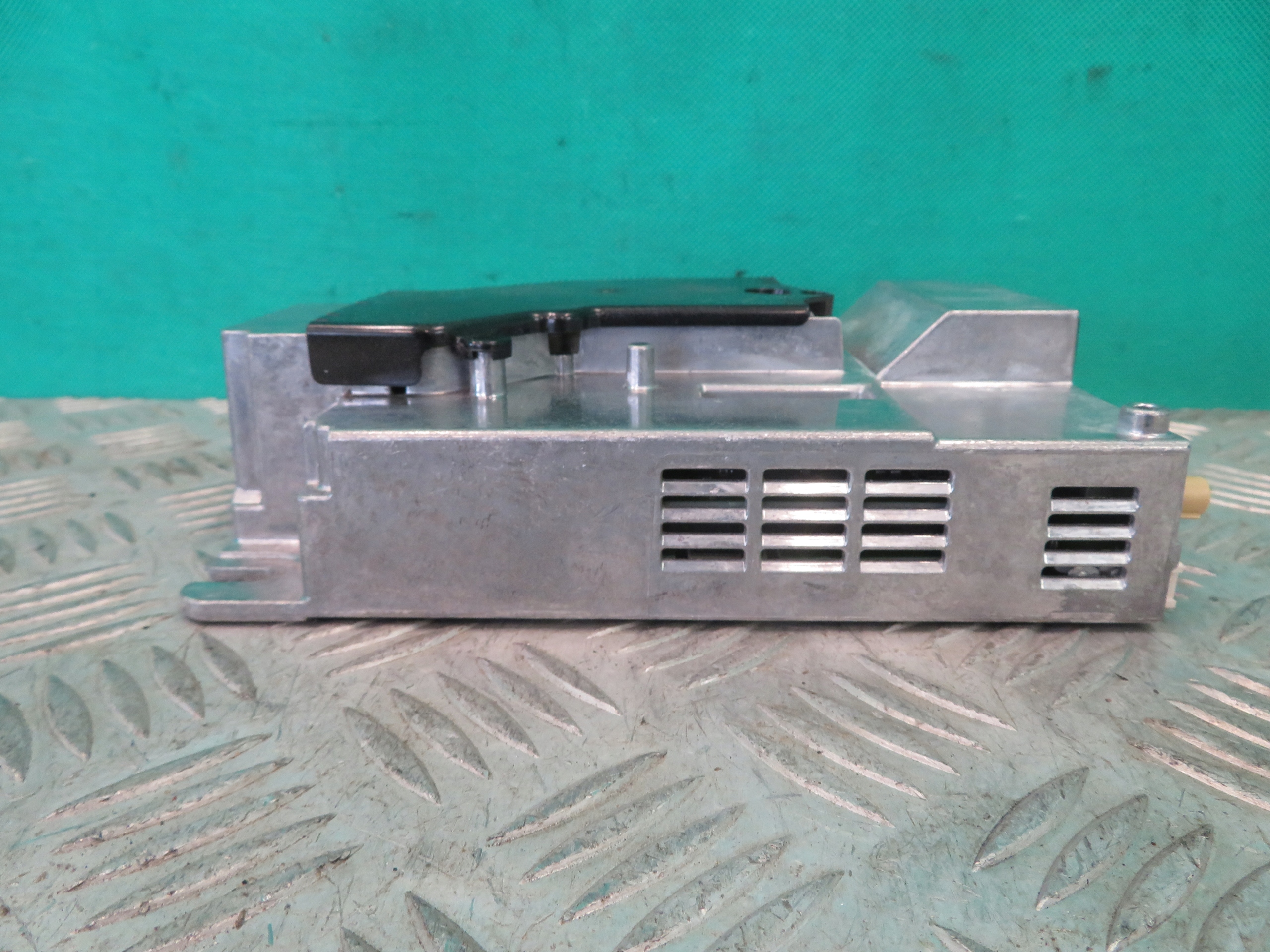 amplifier AUDIO MID DAB BMW F40 116D 1.5D 22R