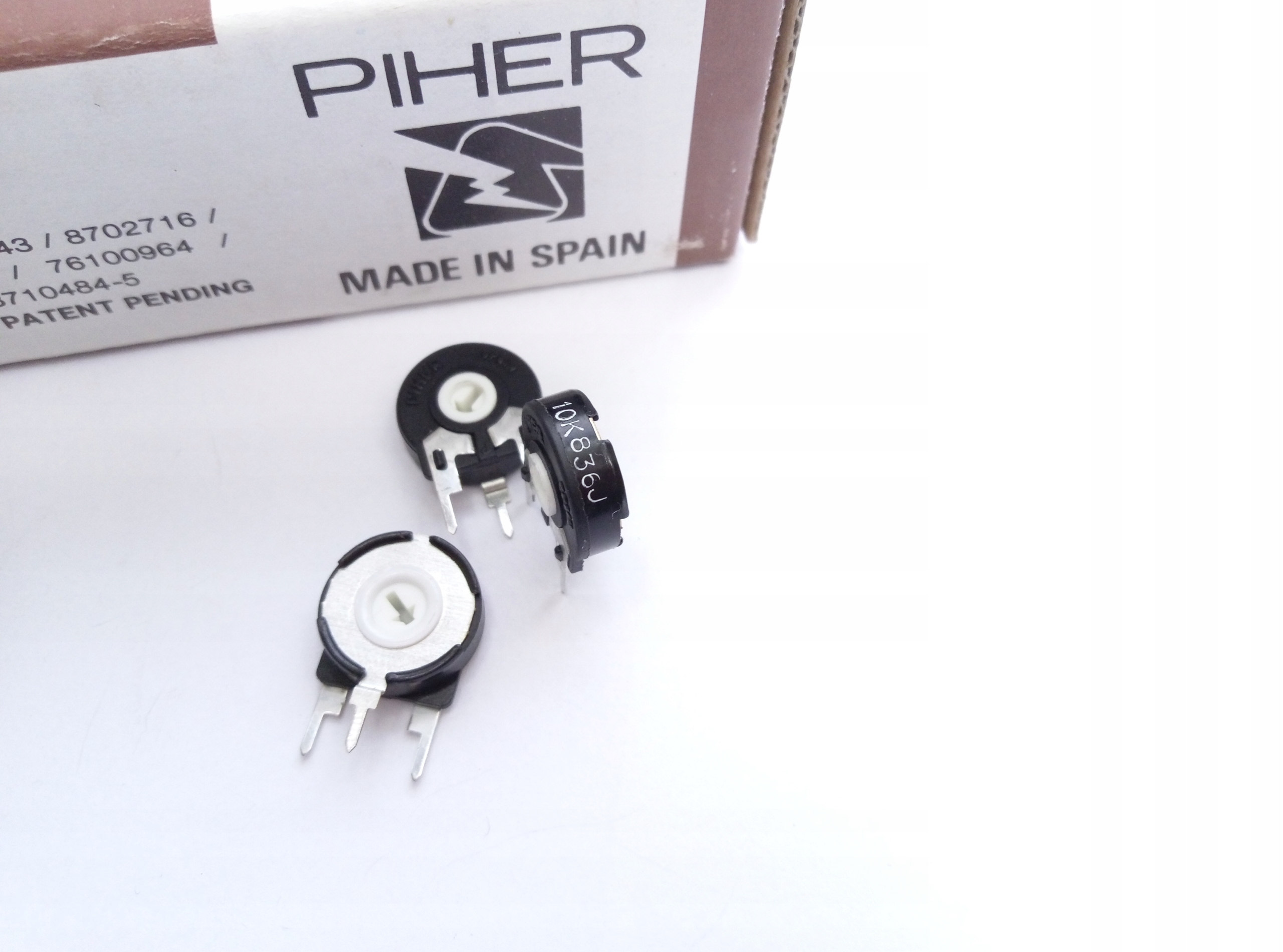 [10szt] Potencjometr Piher PT15LH 10K carbon pion