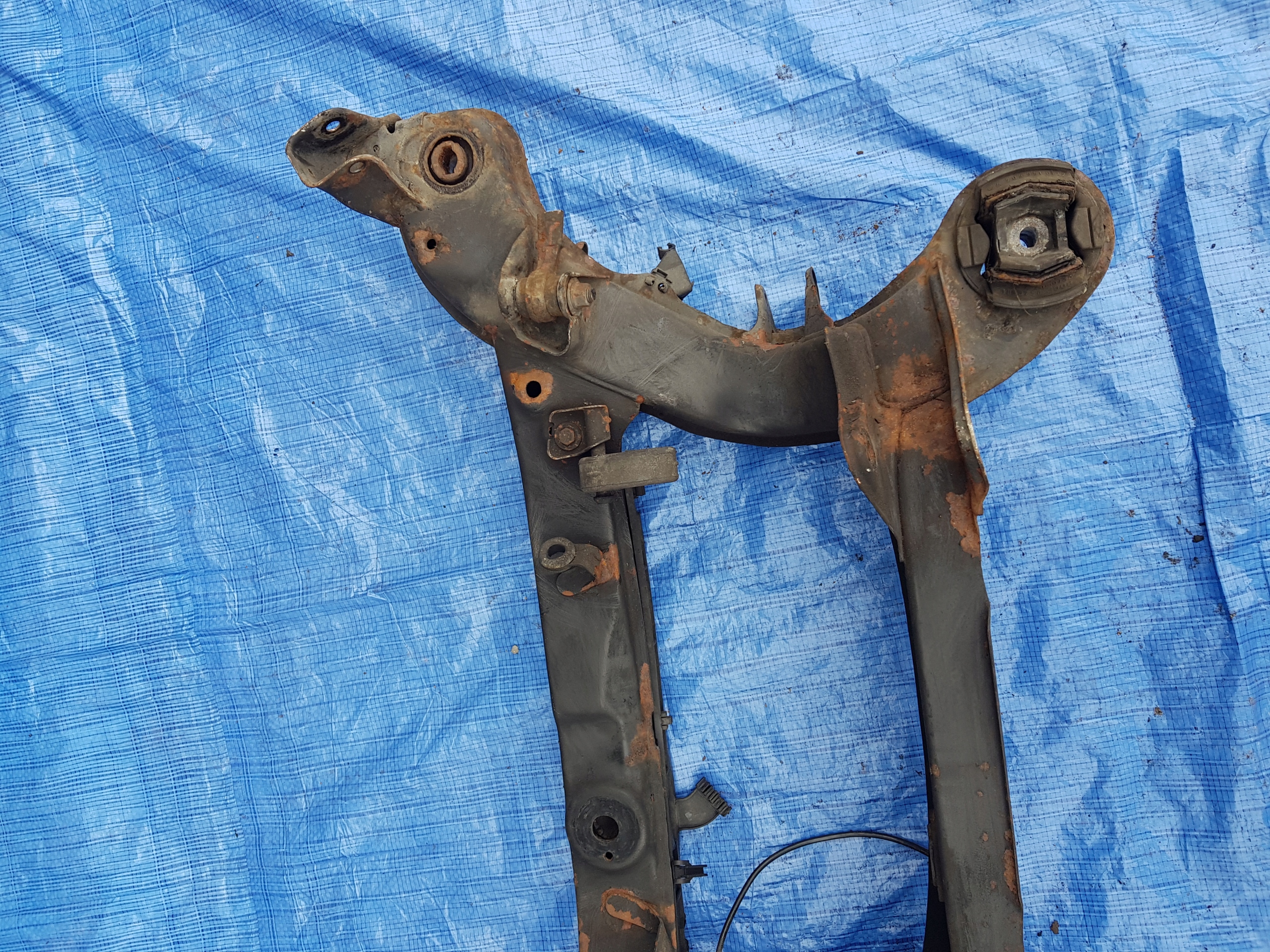 axle beam rear part MERCEDES W203 sider subframe axle beam 2033501794