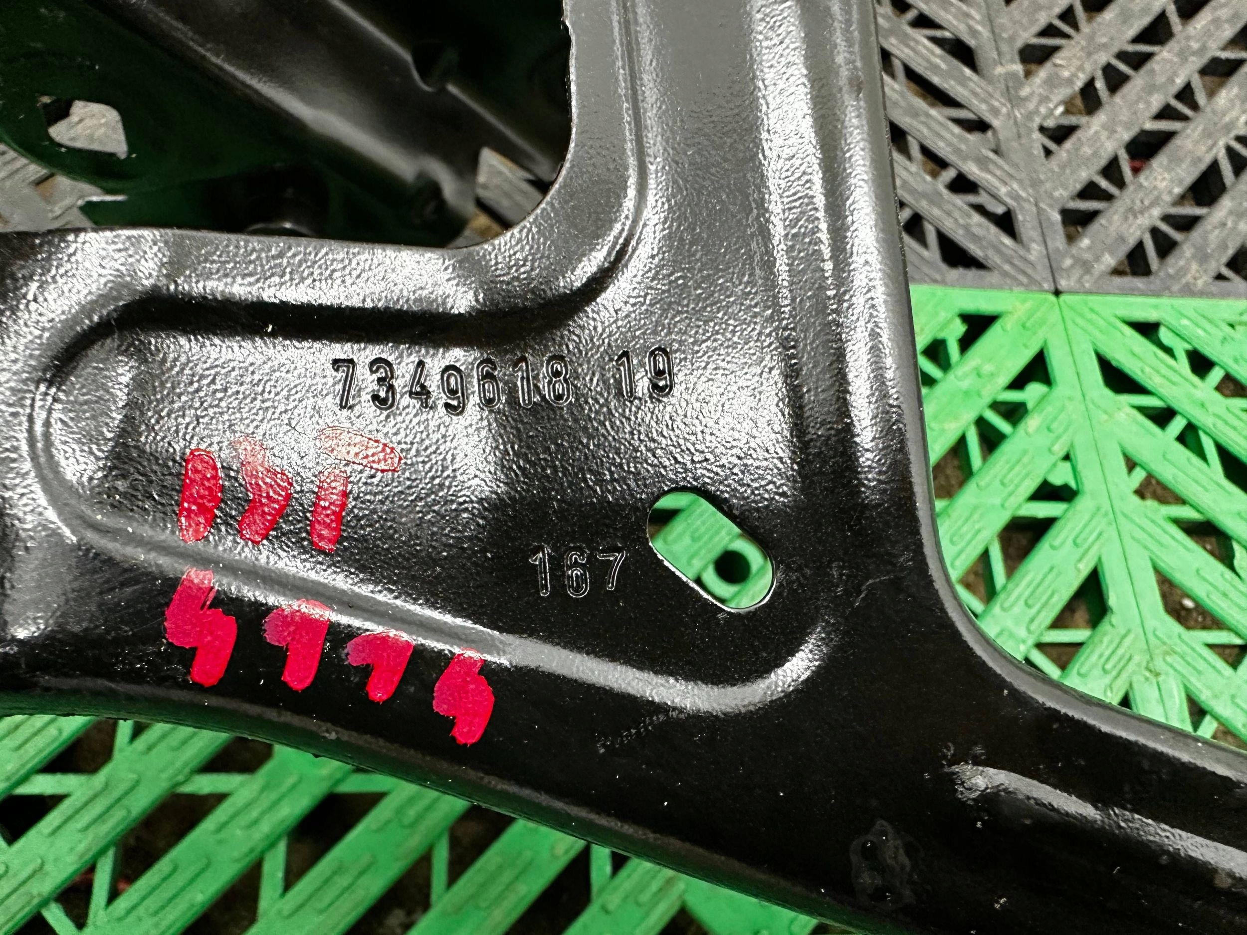 staffa parafango BMW 5 G30 G31 7349618
