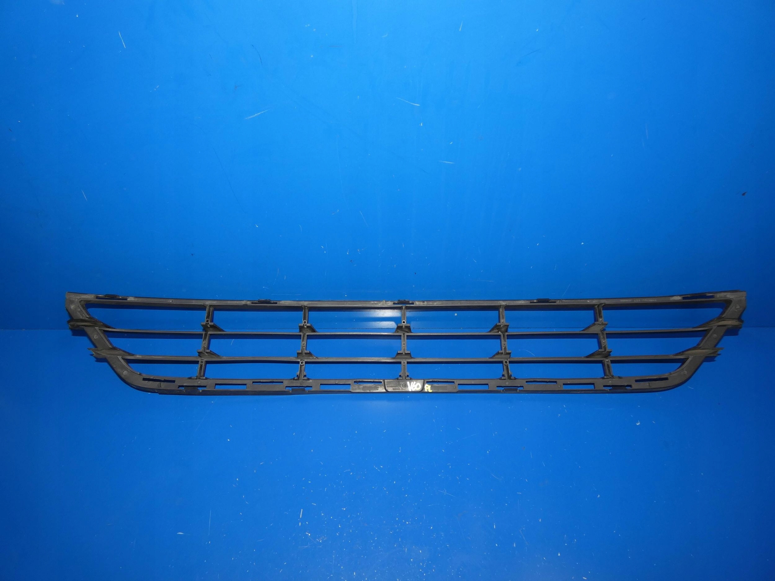 VOLVO V60 and S60 II LIFT grid of a bumper central front front