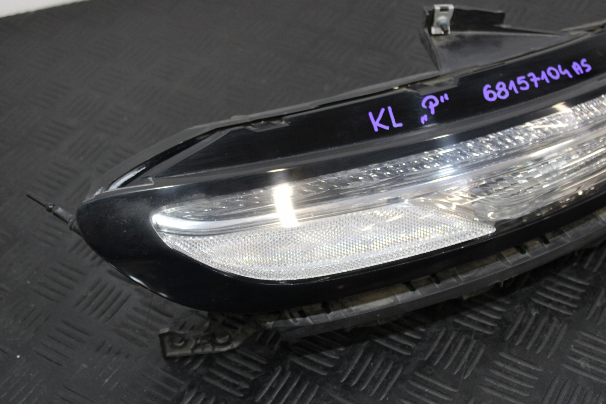 light right front right front LED 68157104AS JEEP CHEROKEE KL