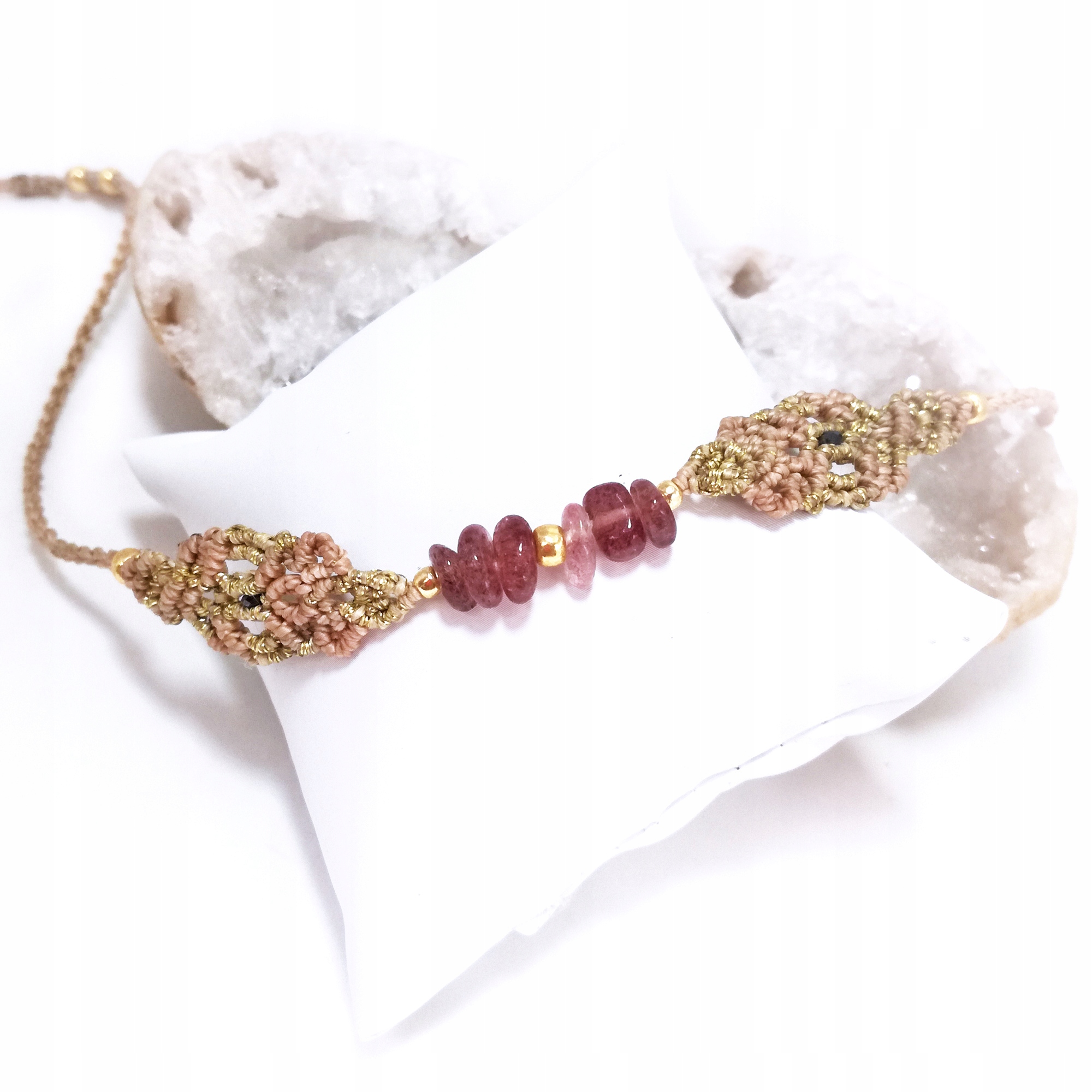 Zlatá klec křišťál horská růžová v makru náhrdelník choker makramé