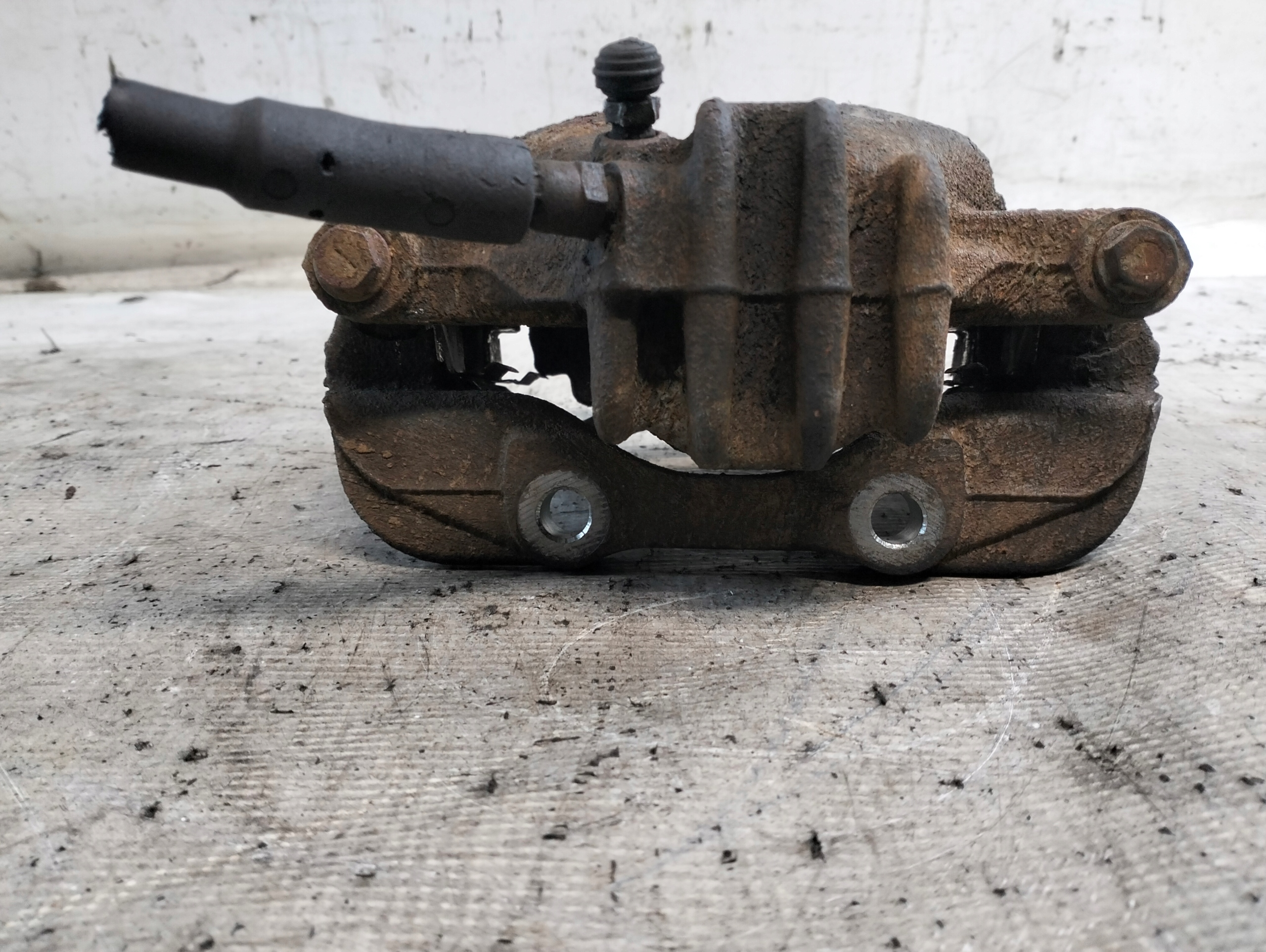 PEUGEOT 308 1.6 VTI 09r caliper brake left front