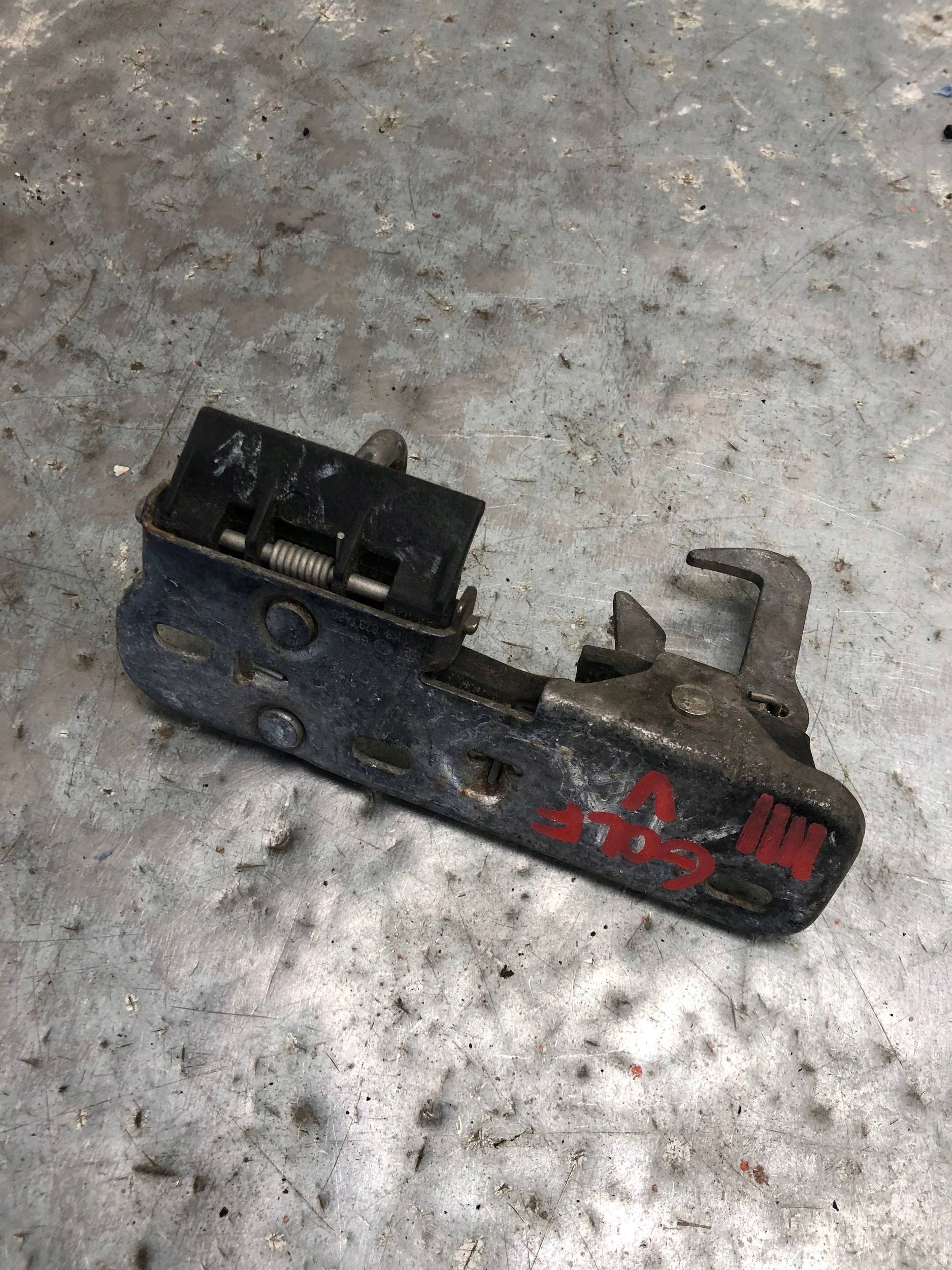 lock RYGIEL bonnets VW GOLF V 1K0823480