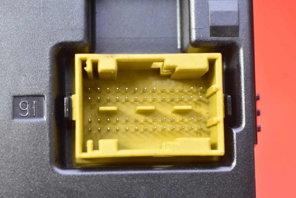 control unit module SAM 2045457001 MERCEDES C-KLASA W204 1.8 compressor; 156 KM