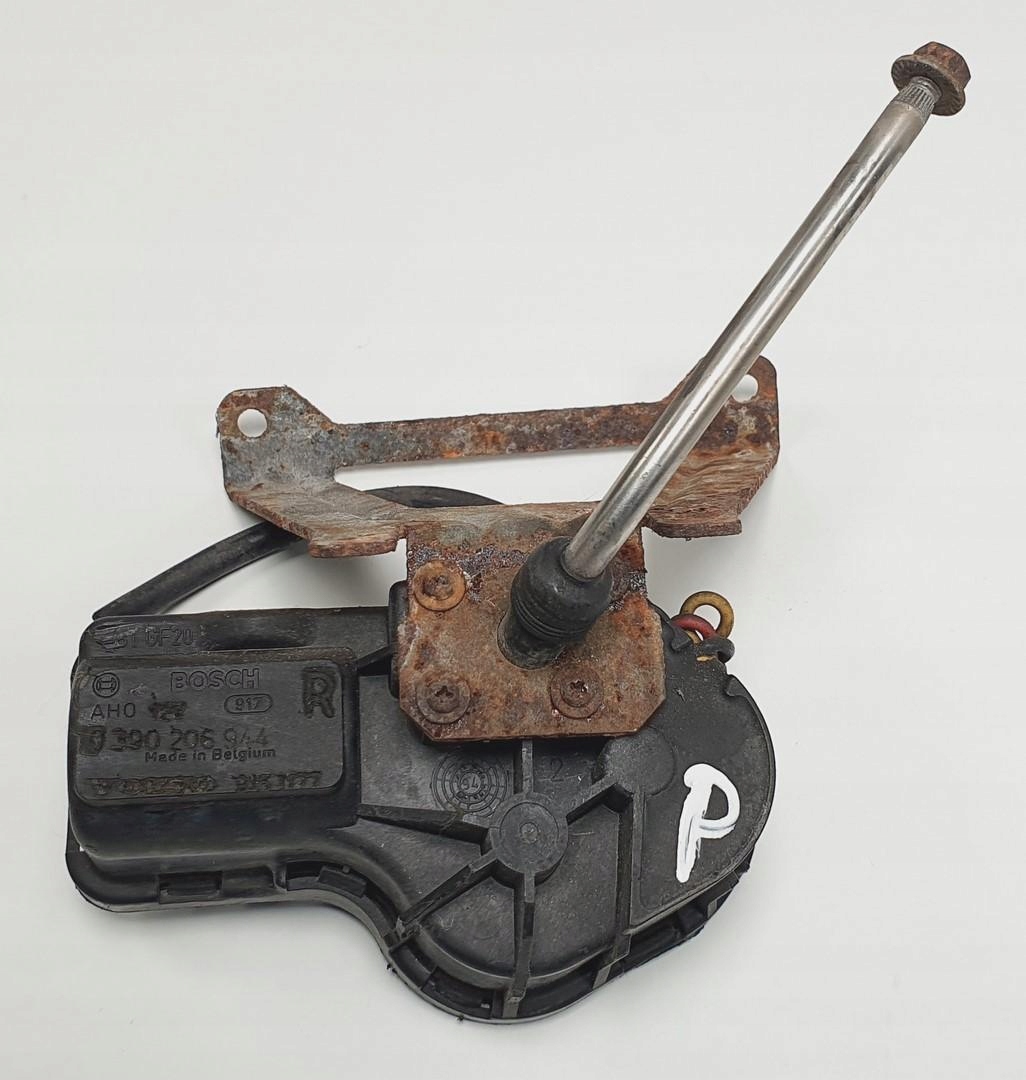 9151177 - Мотор стеклоочистителя лампы правый VOLVO V90 и