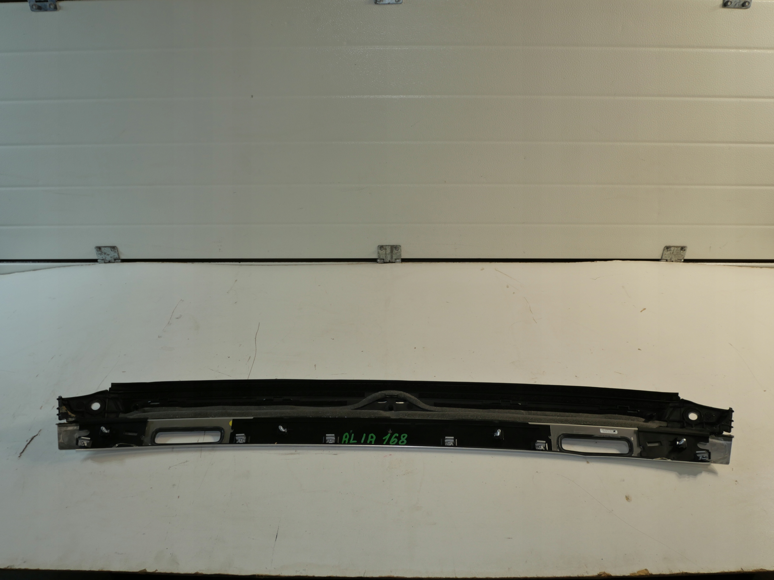 lišta streŠnÁ 8F0853829J AUDI A5