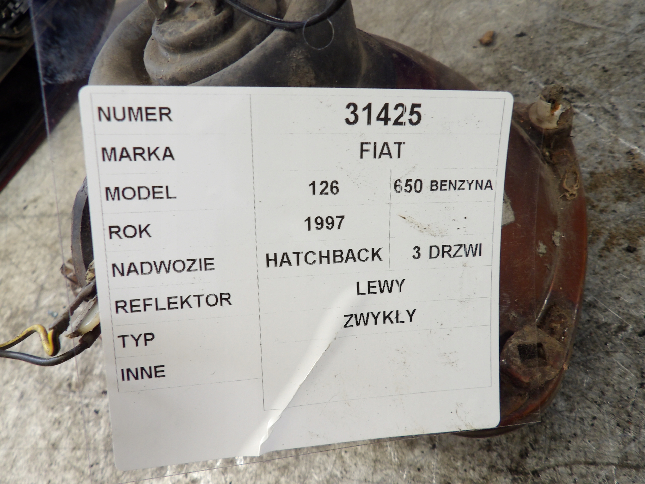 Fiat 126P light front left 650