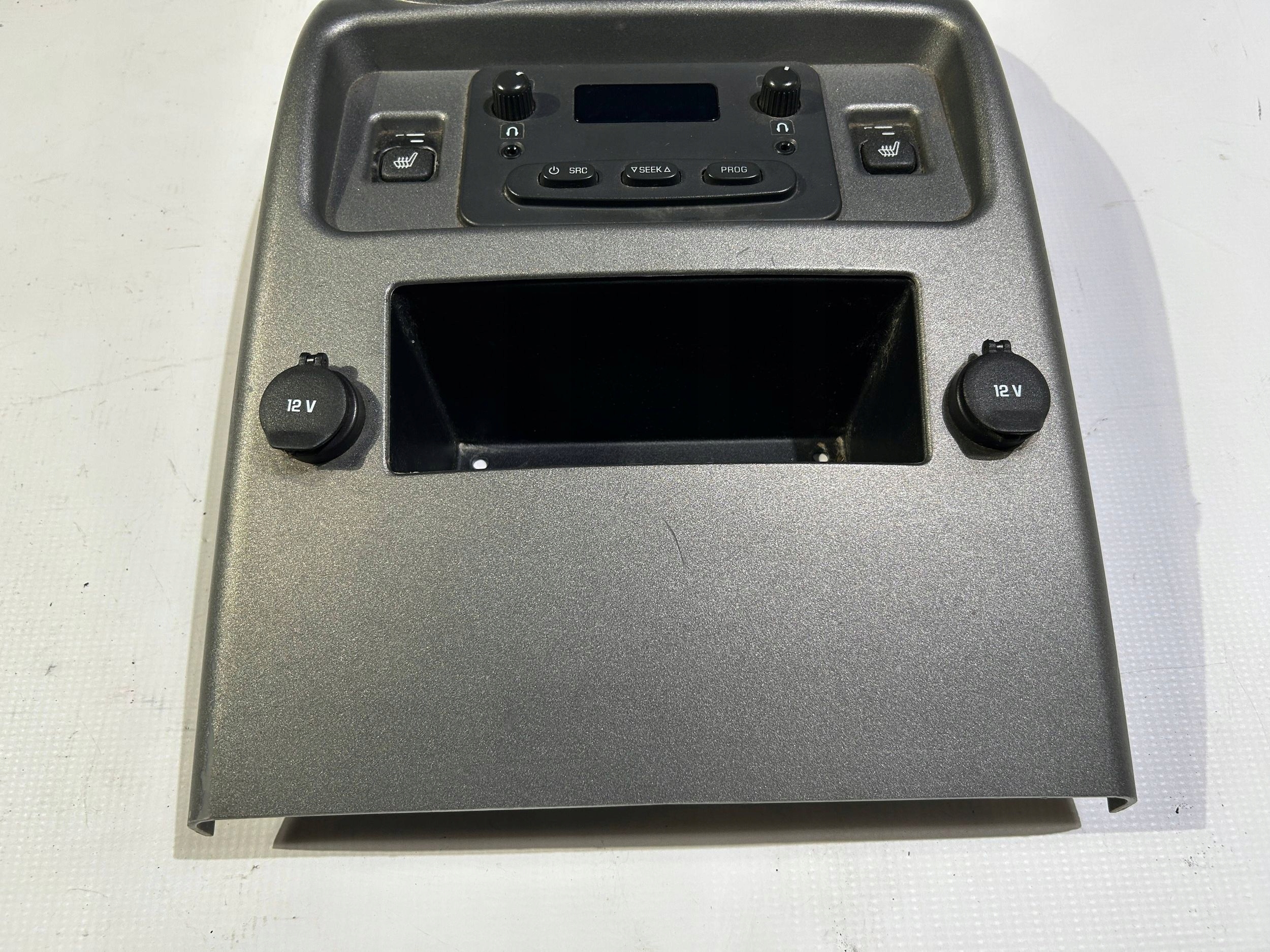 Panel tunelu srodkowego control unit radia kratki air conditioning devices Hummer H2 2003