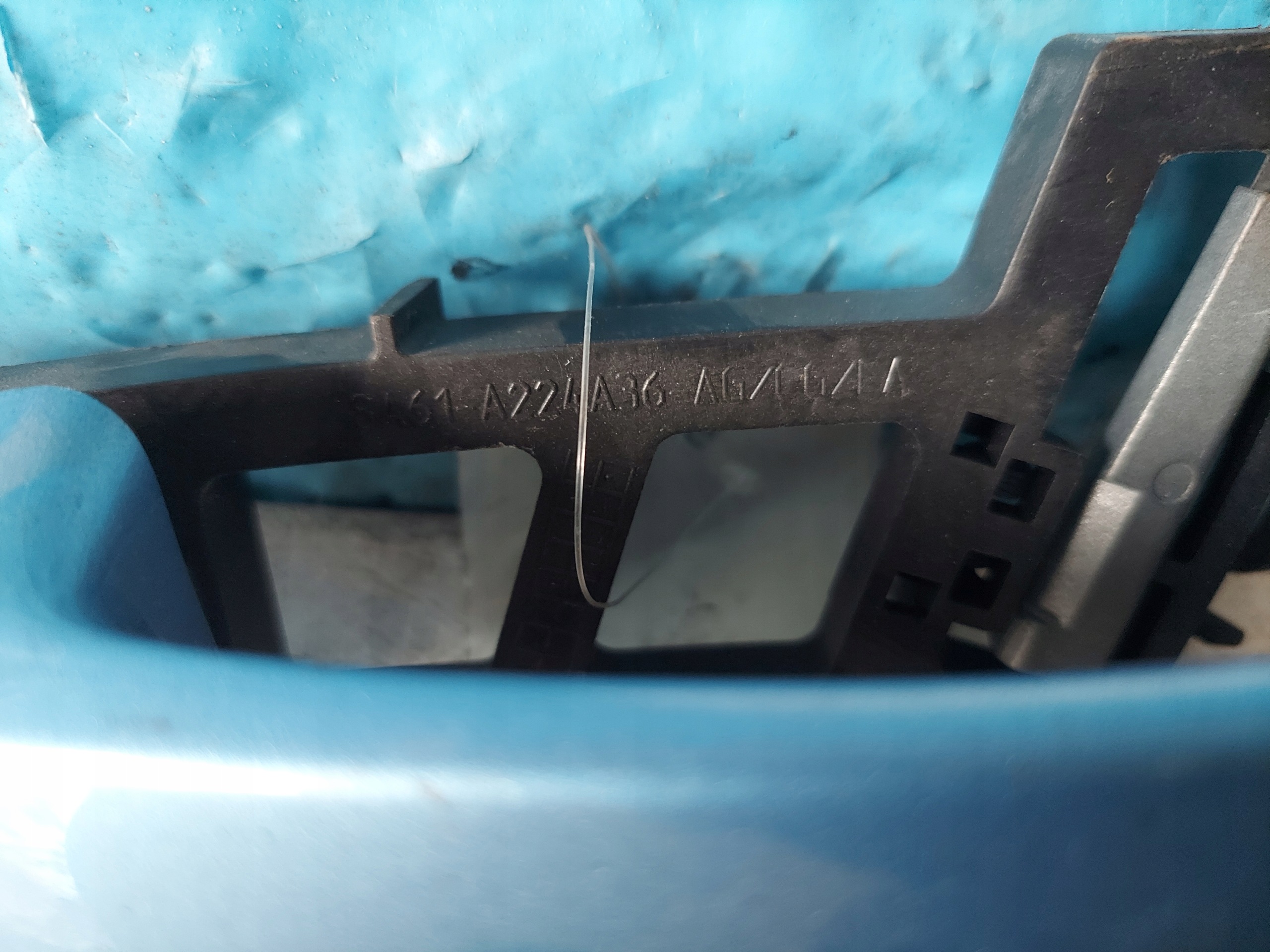 handle right front FIESTA MK 7 8A61-A224A36